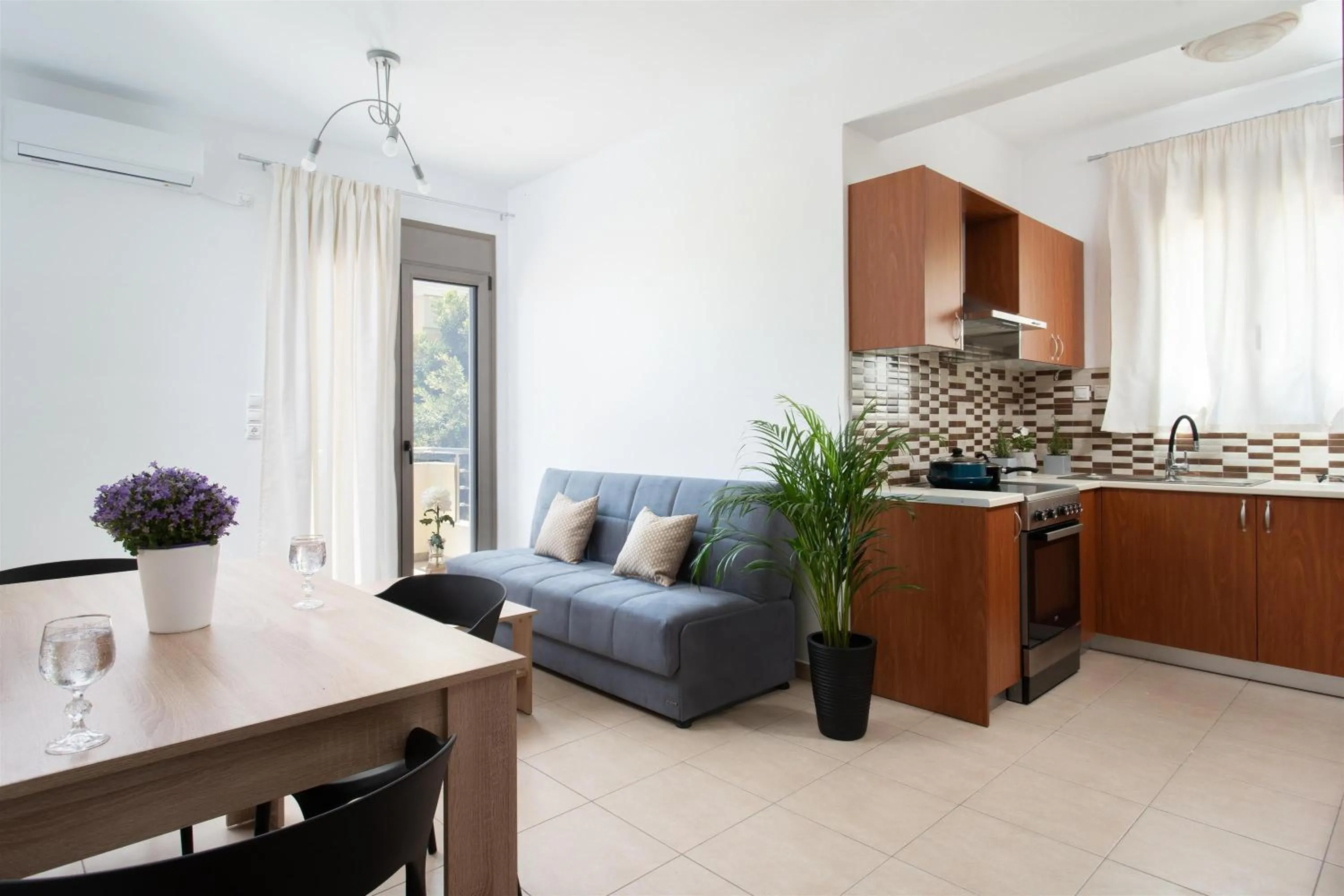 Kitchen or kitchenette in Tulipa Suites