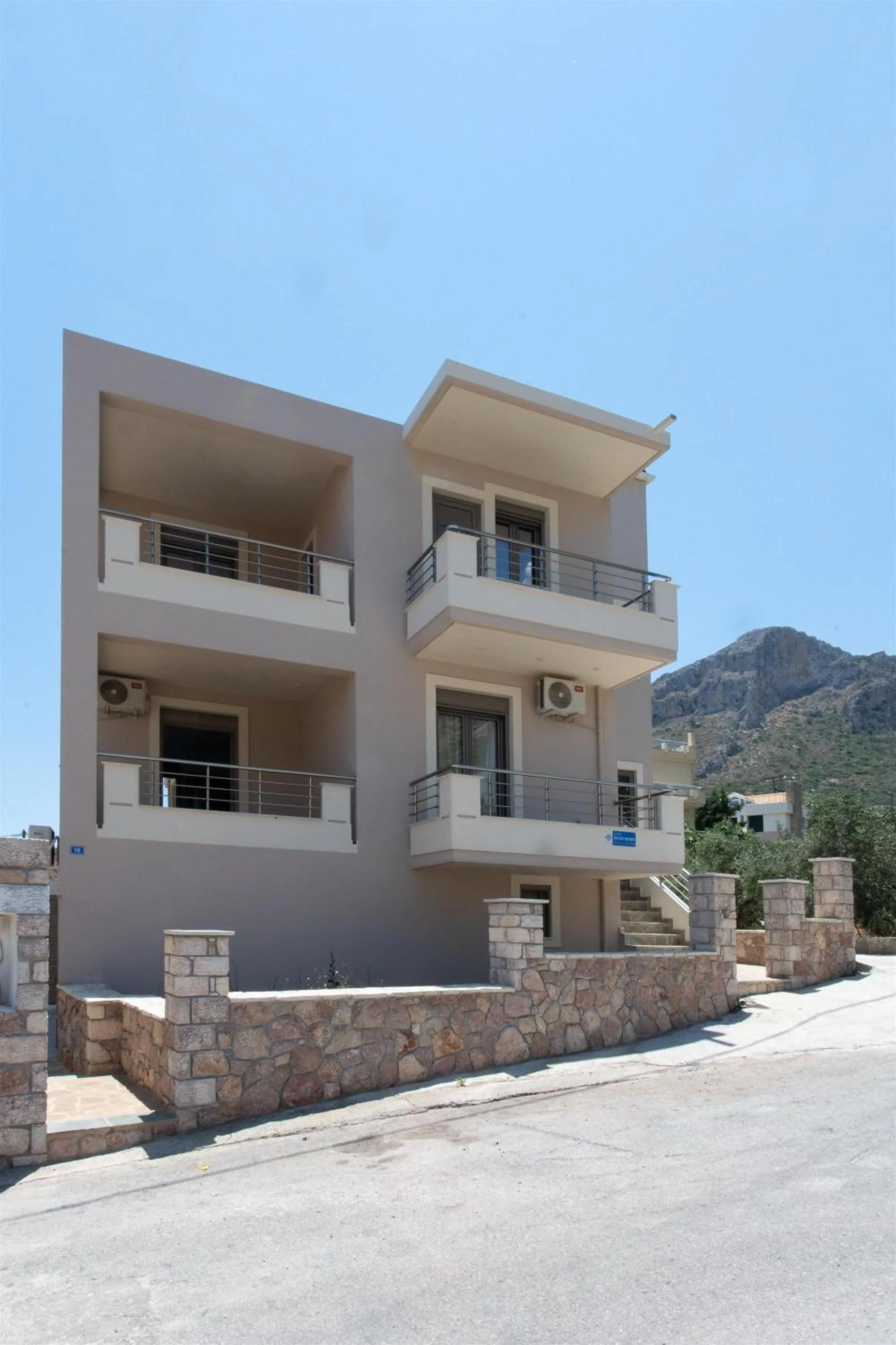 Property building in Tulipa Suites