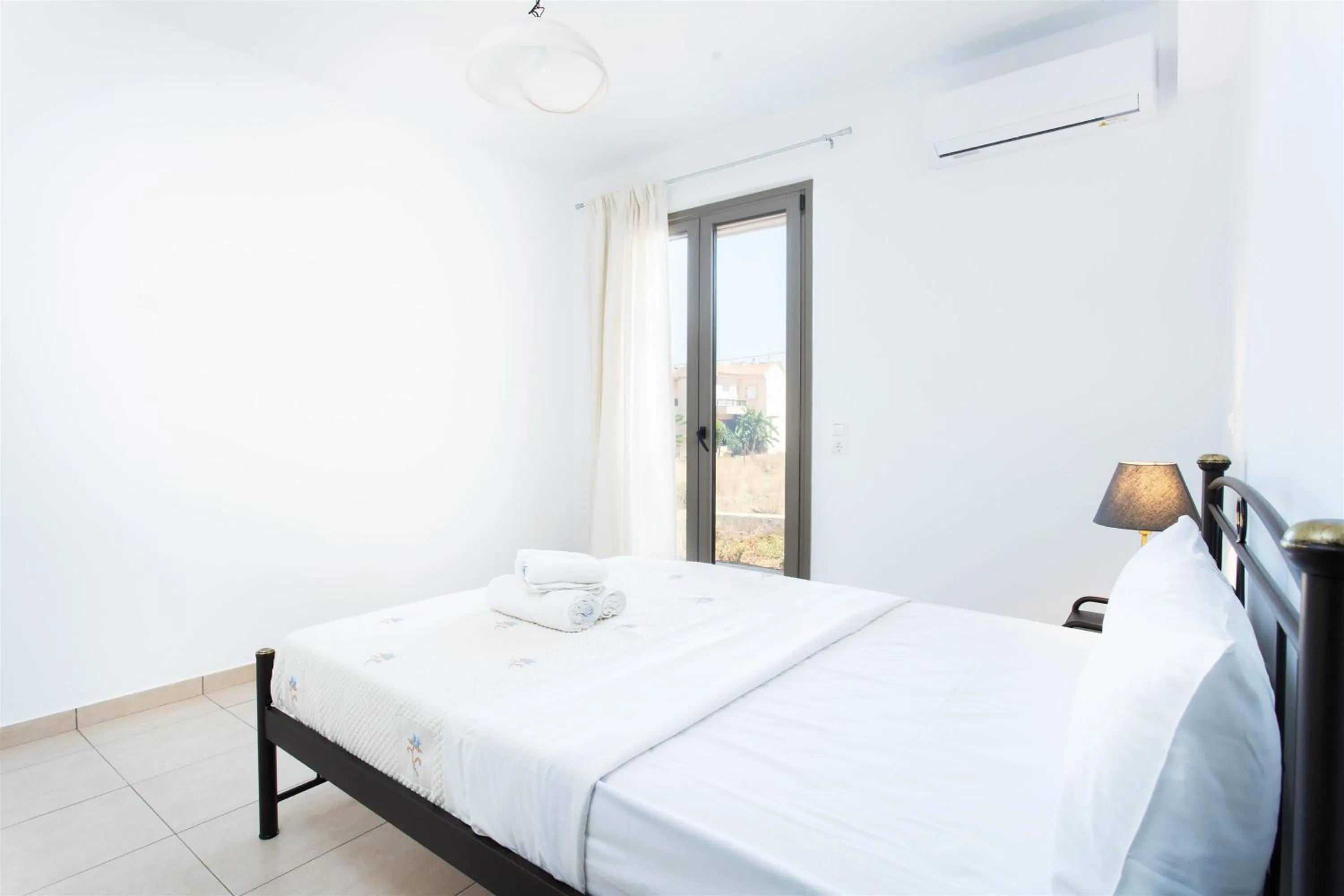 Bedroom, Bed in Tulipa Suites