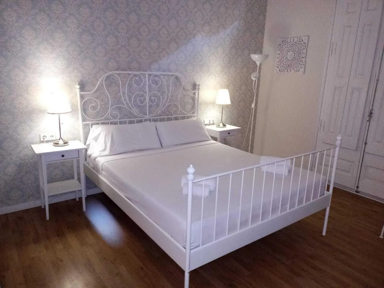 Bed in Lumine Luxury Suites by gaiarooms