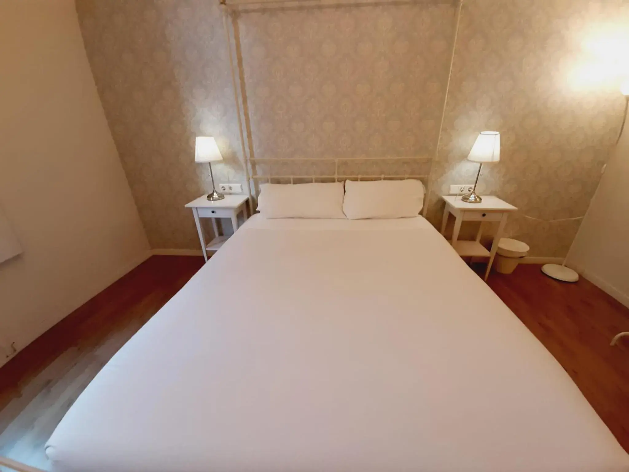 Double Room with Private External Bathroom in Lumine Luxury Suites by gaiarooms Double Room with Private External Bathroom in Lumine Luxury Suites by gaiarooms