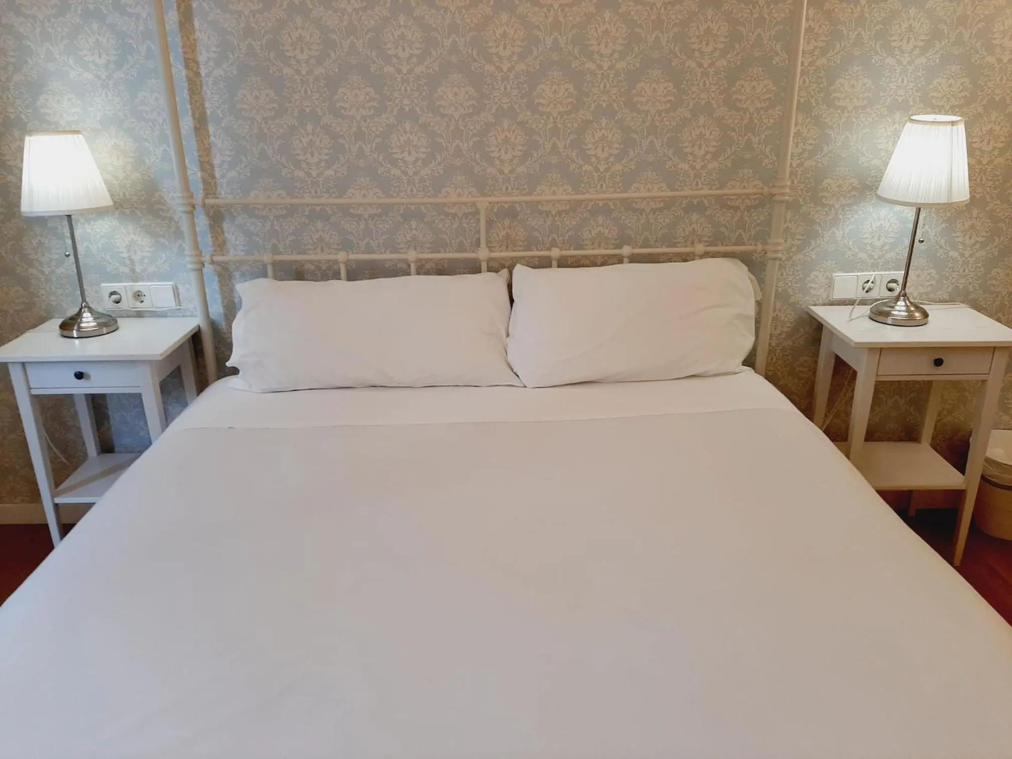 Bed in Lumine Luxury Suites by gaiarooms