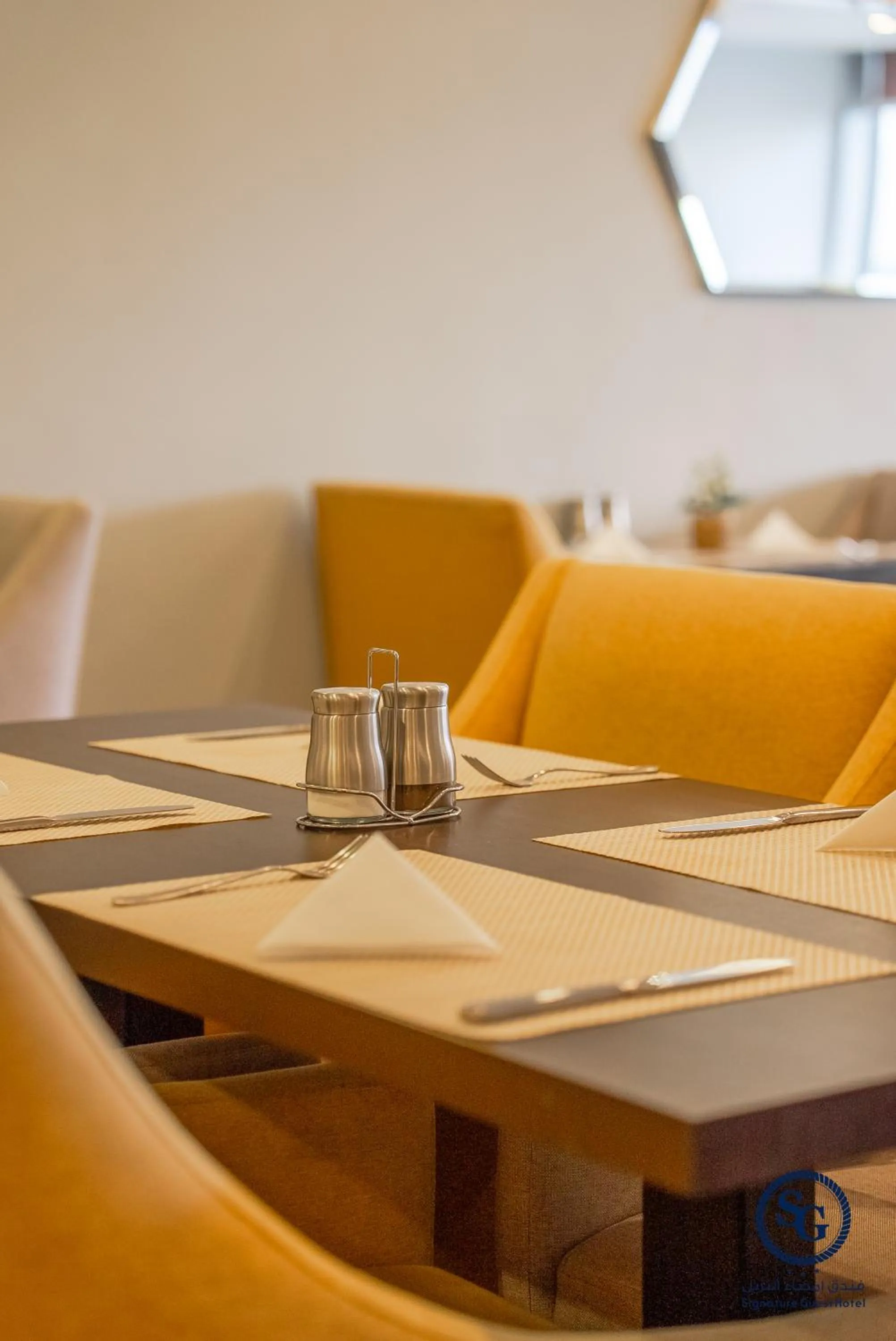 Restaurant/places to eat in Signature Guest Hotel فندق إمضاء النزيل الفندقية