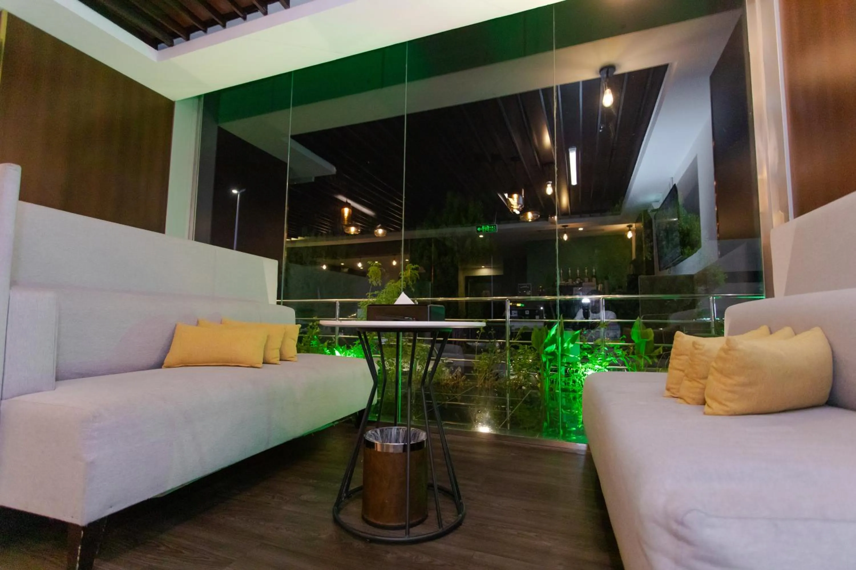 Seating area in Signature Guest Hotel فندق إمضاء النزيل الفندقية