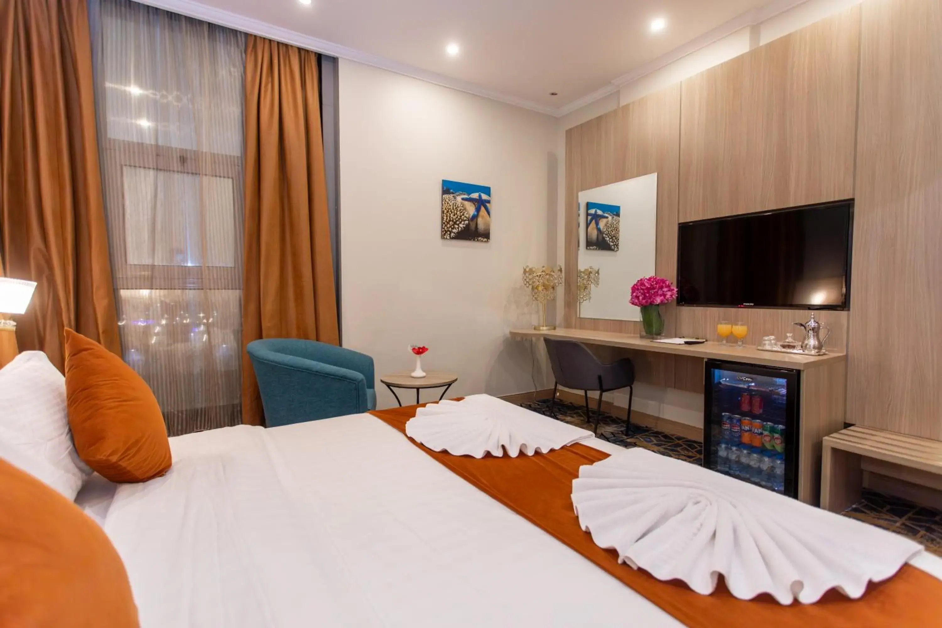 TV and multimedia, Bed in Signature Guest Hotel فندق إمضاء النزيل الفندقية TV and multimedia, Bed in Signature Guest Hotel فندق إمضاء النزيل الفندقية