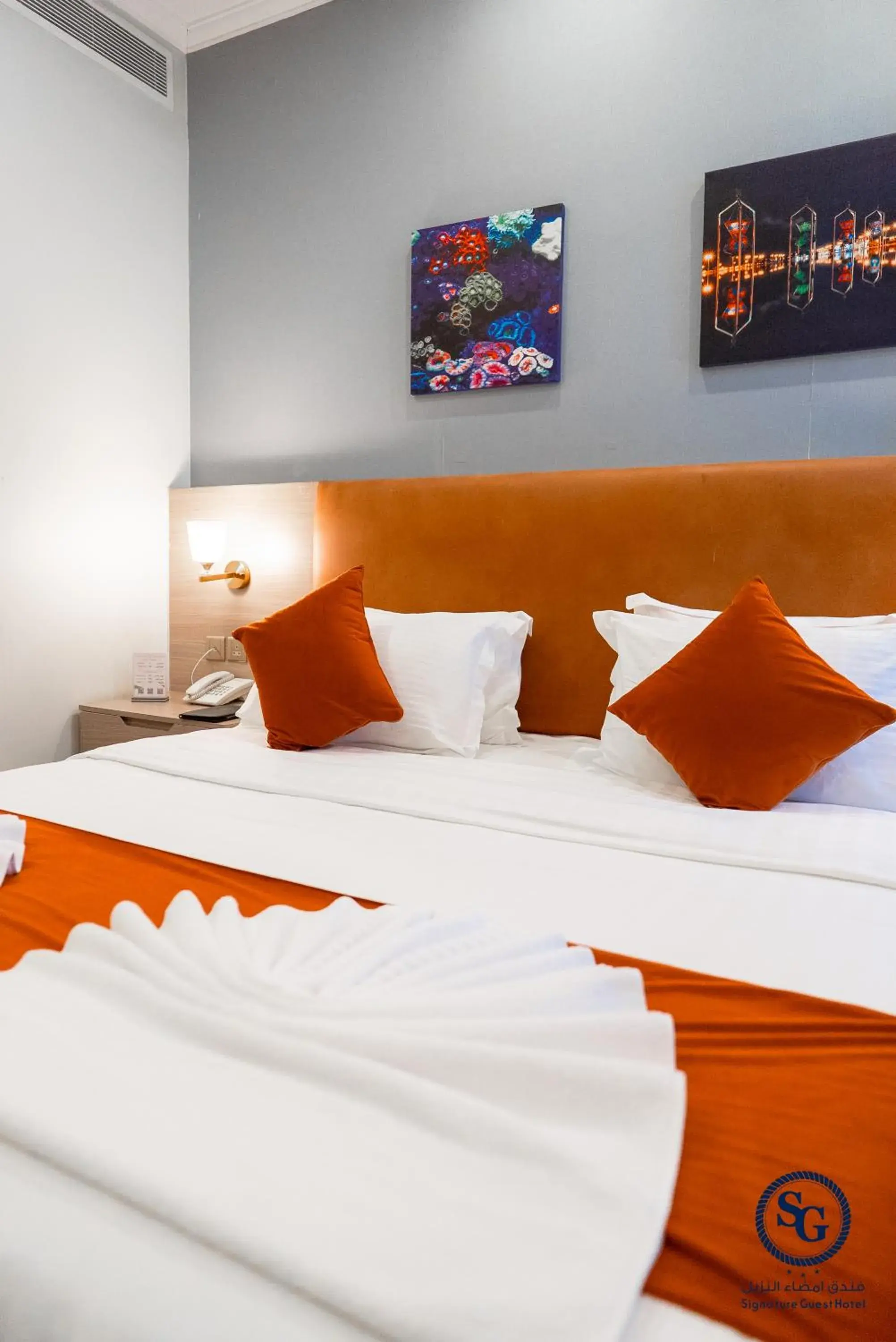 Bed in Signature Guest Hotel فندق إمضاء النزيل الفندقية Bed in Signature Guest Hotel فندق إمضاء النزيل الفندقية