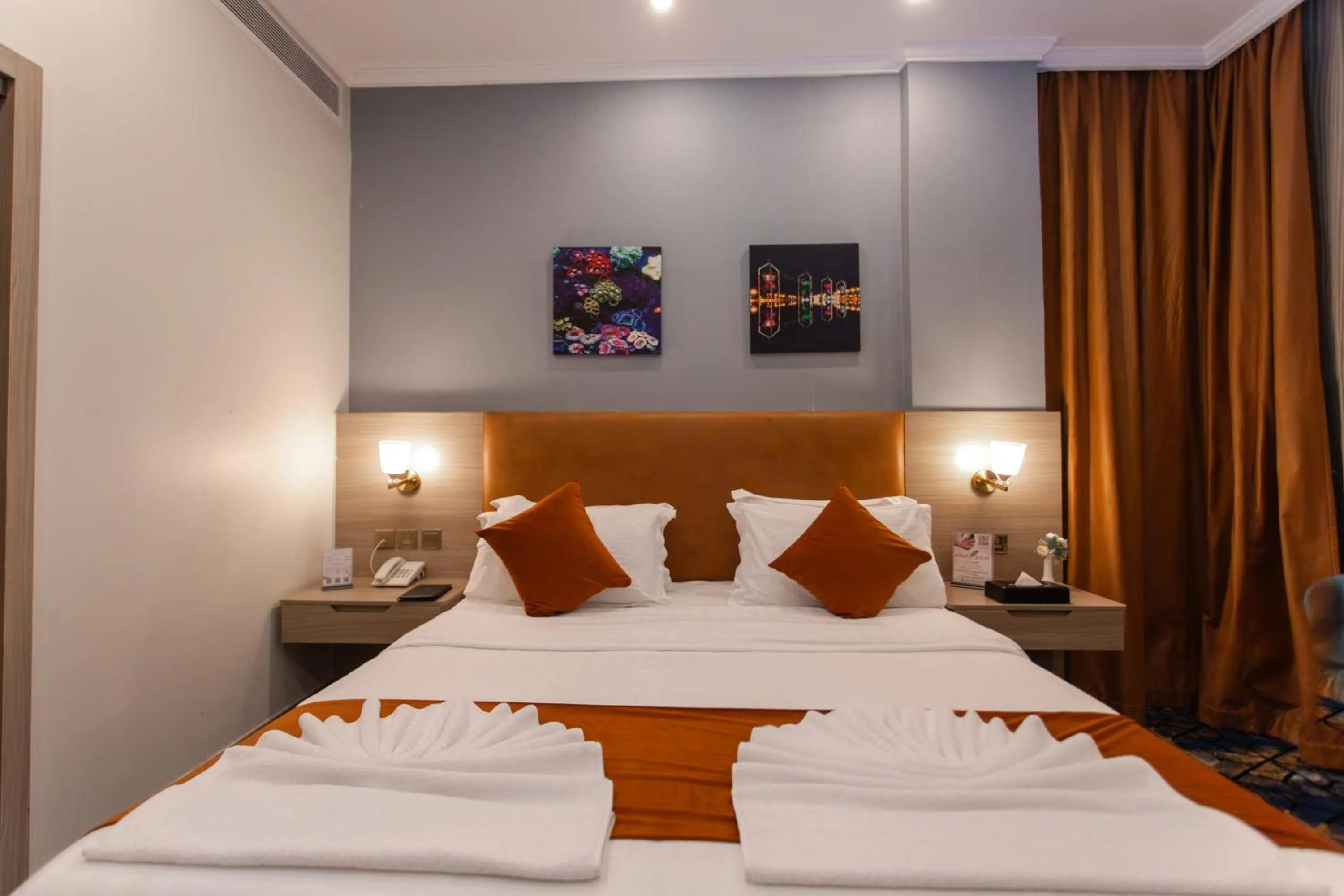 Bedroom, Bed in Signature Guest Hotel فندق إمضاء النزيل الفندقية
