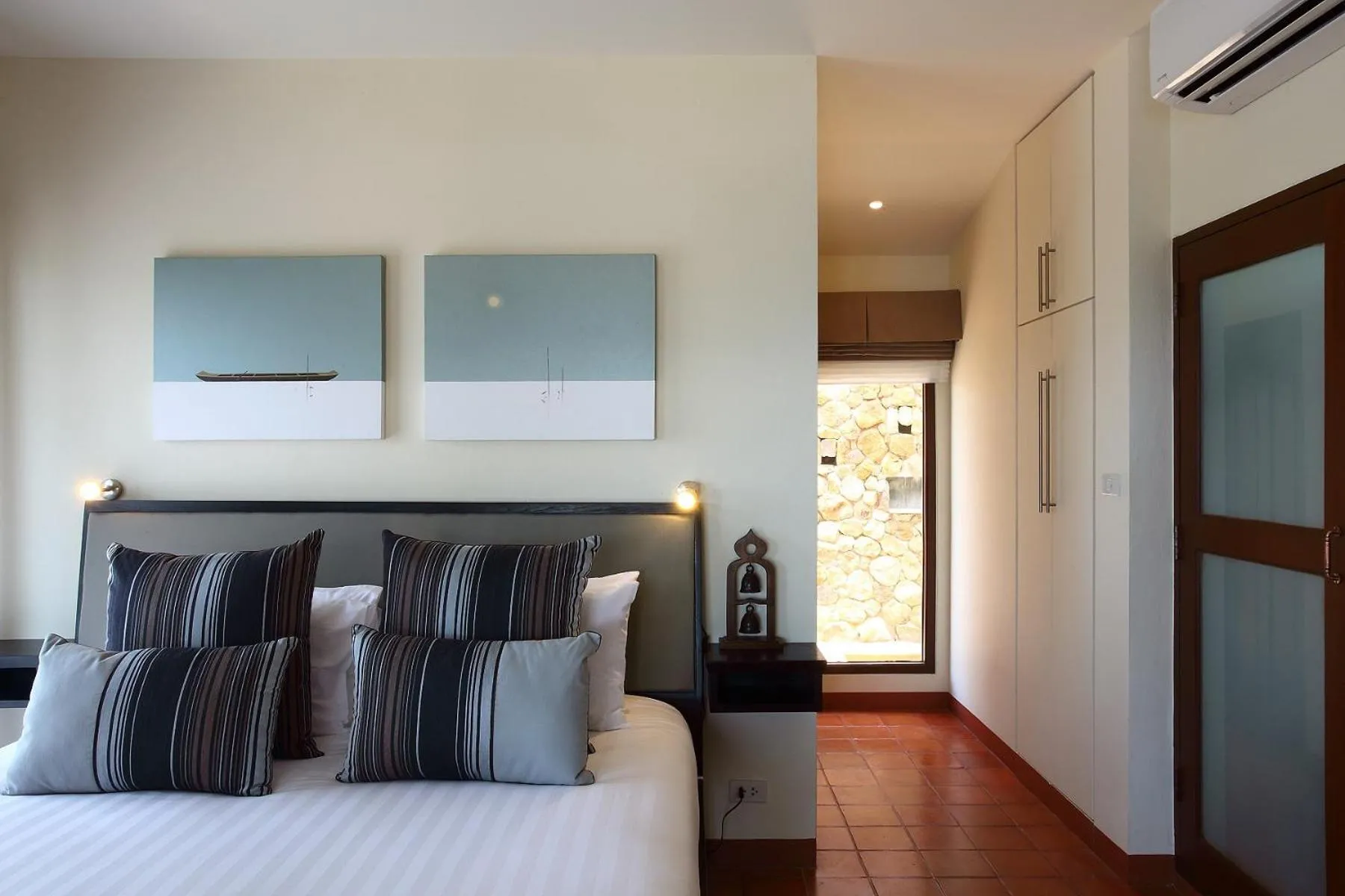 Bed in Villa Alpha - Seaview Private Villa