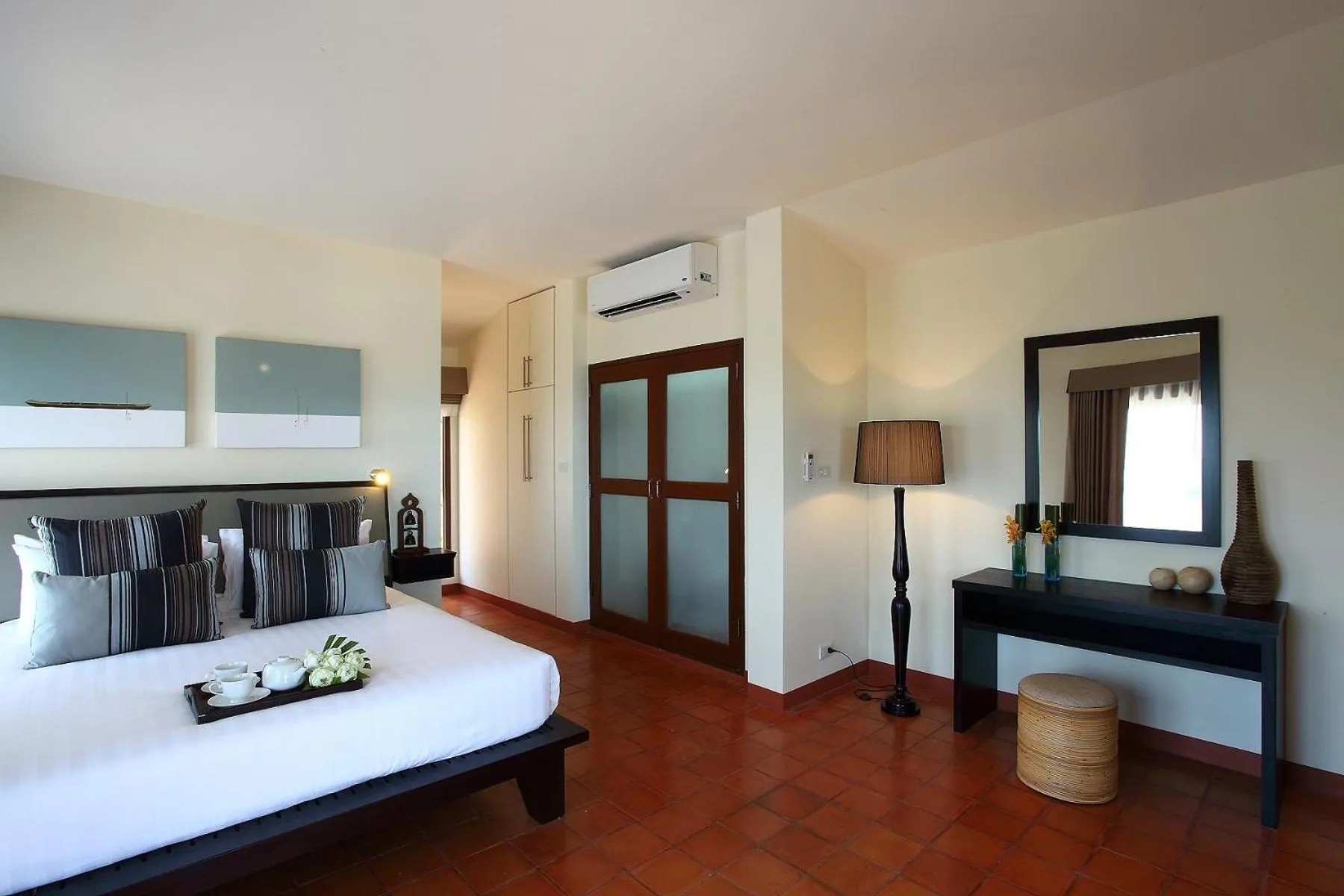 Bed in Villa Alpha - Seaview Private Villa