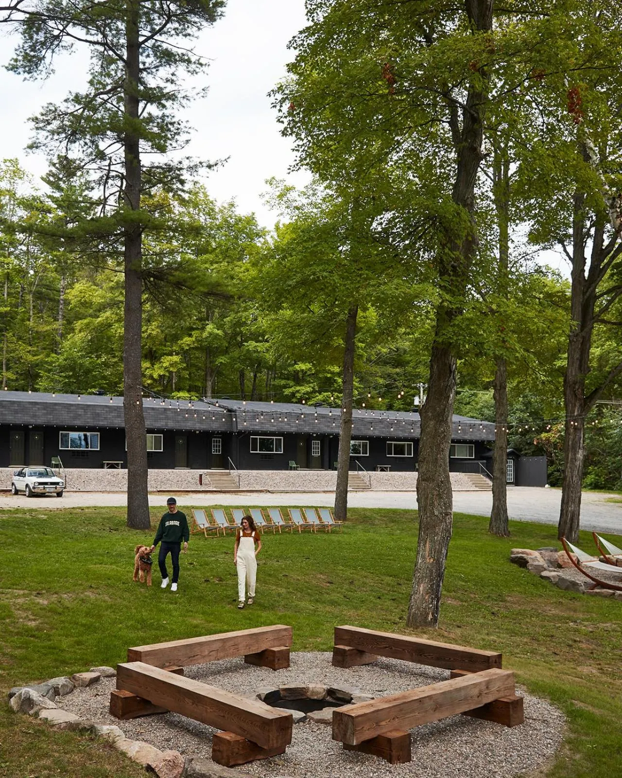 People in Somewhere Inn Calabogie