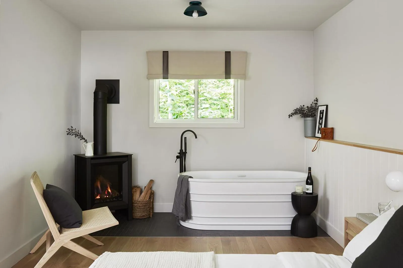 Bath in Somewhere Inn Calabogie