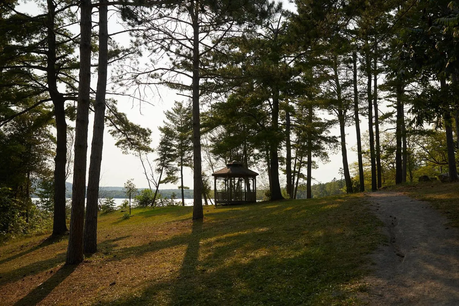 Garden in Somewhere Inn Calabogie