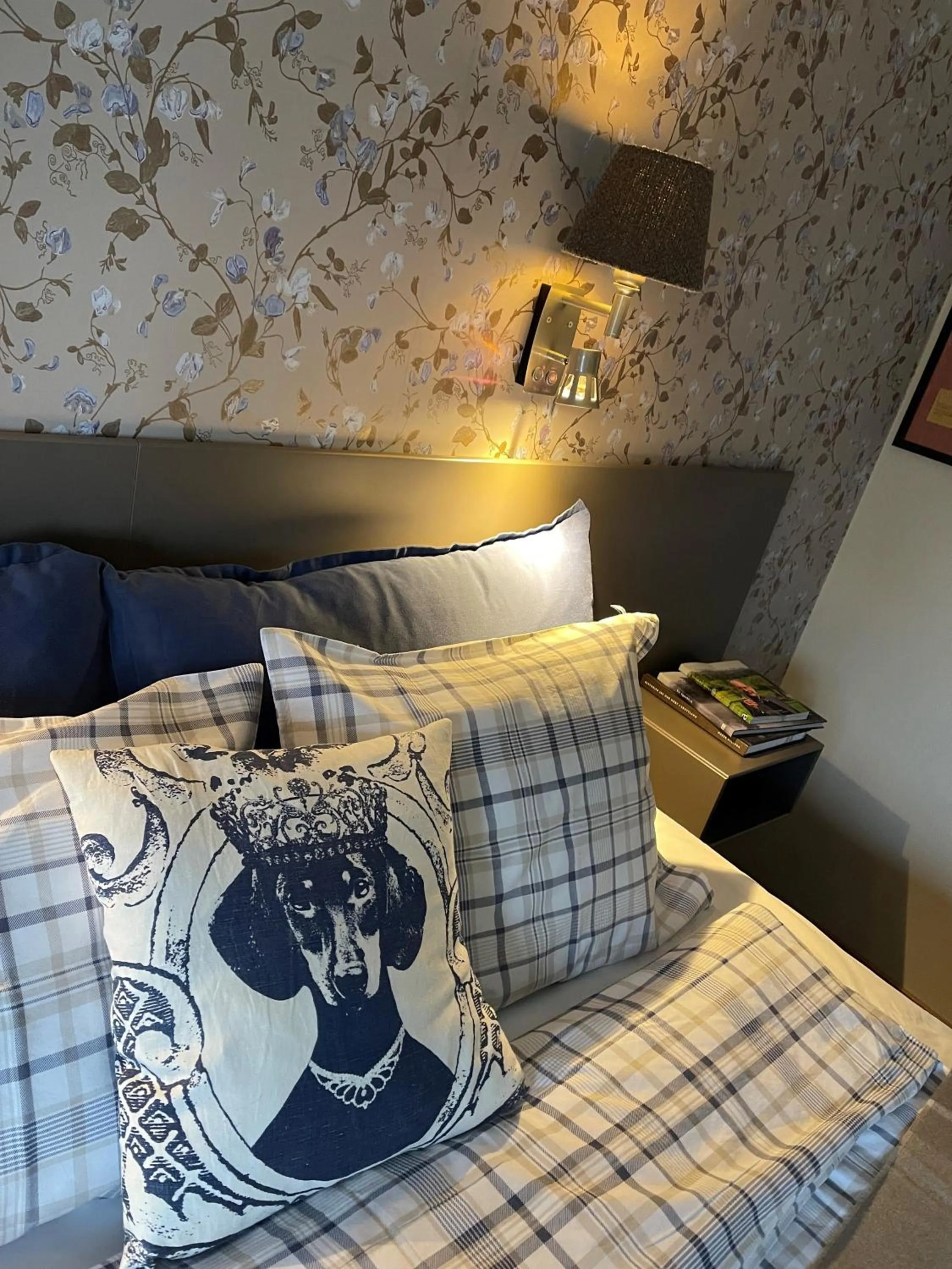 Property building, Bed in Wärdshuset Bredaryd