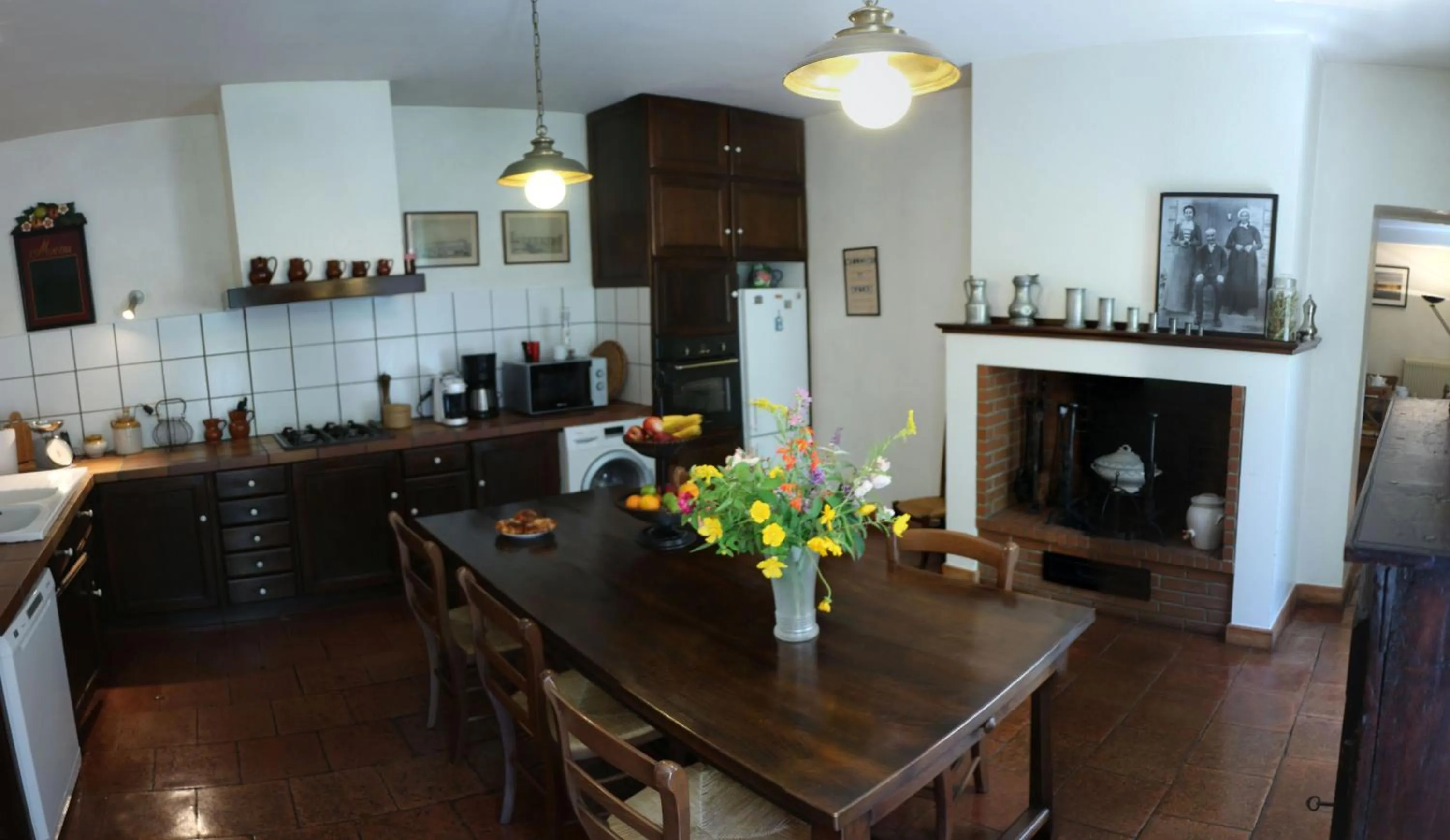 Communal kitchen in La Closerie de l'Autan