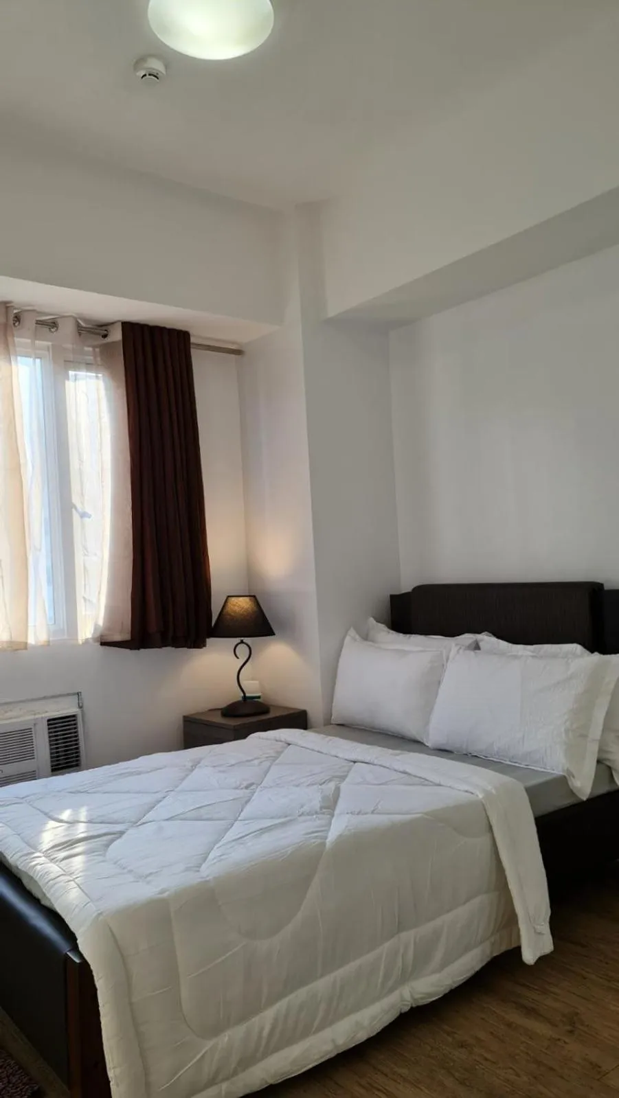 Bed in Sea Residences - Condo R Us