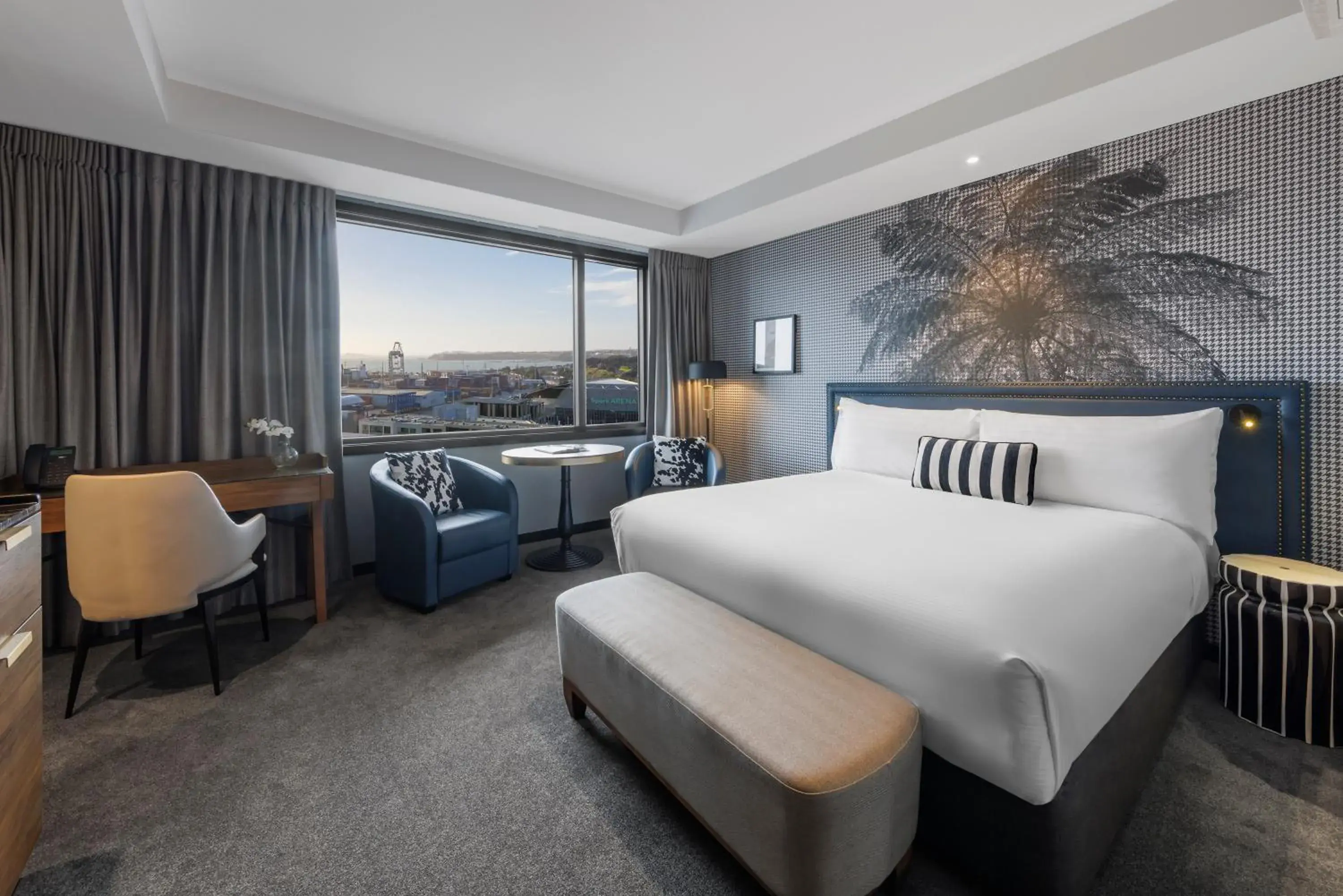 Studio Executive in Imagine Beach Road Studio Executive in Imagine Beach Road