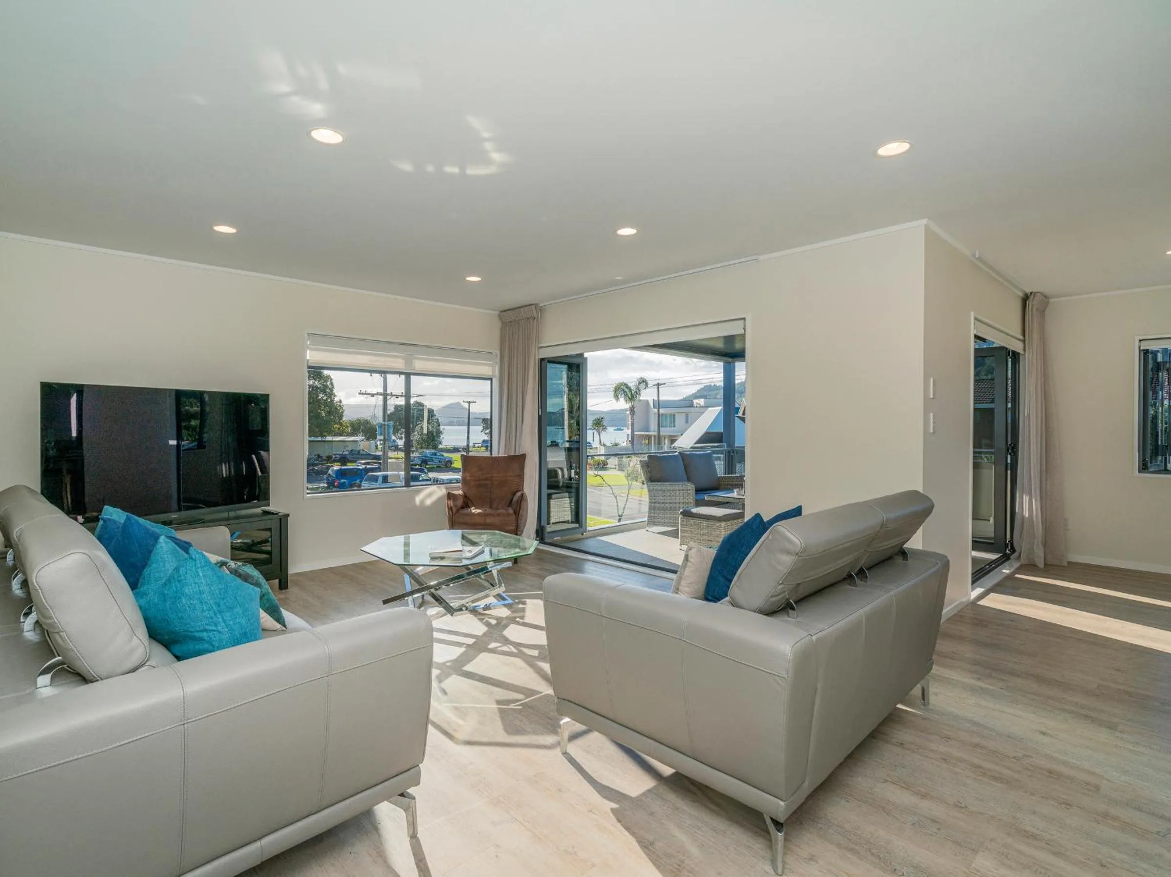 Harbour View - Whangamata Holiday Home