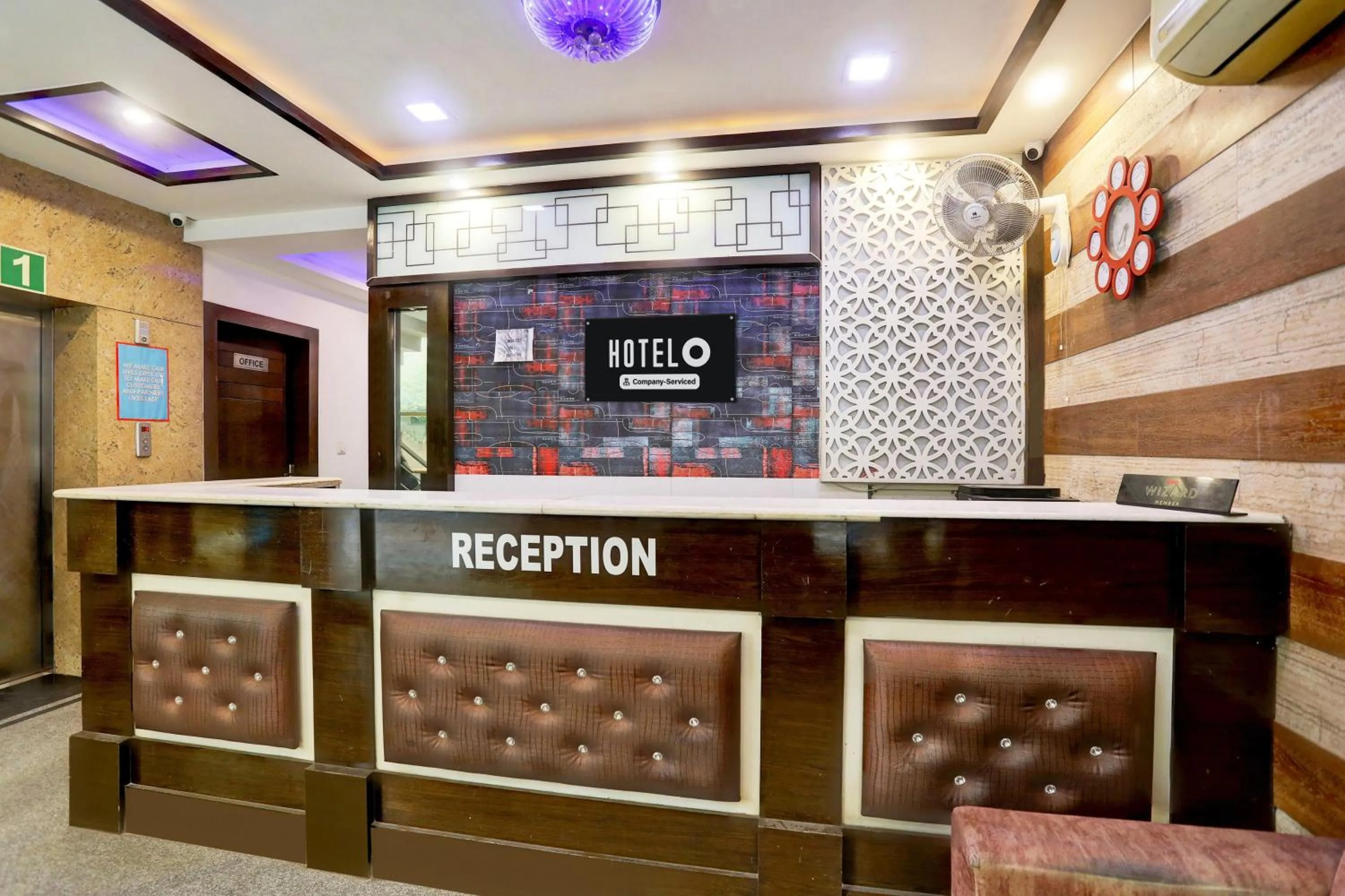 Lobby or reception in Super Hotel O Taj Nagri Near Taj Mahal East Gate Formerly Riviera