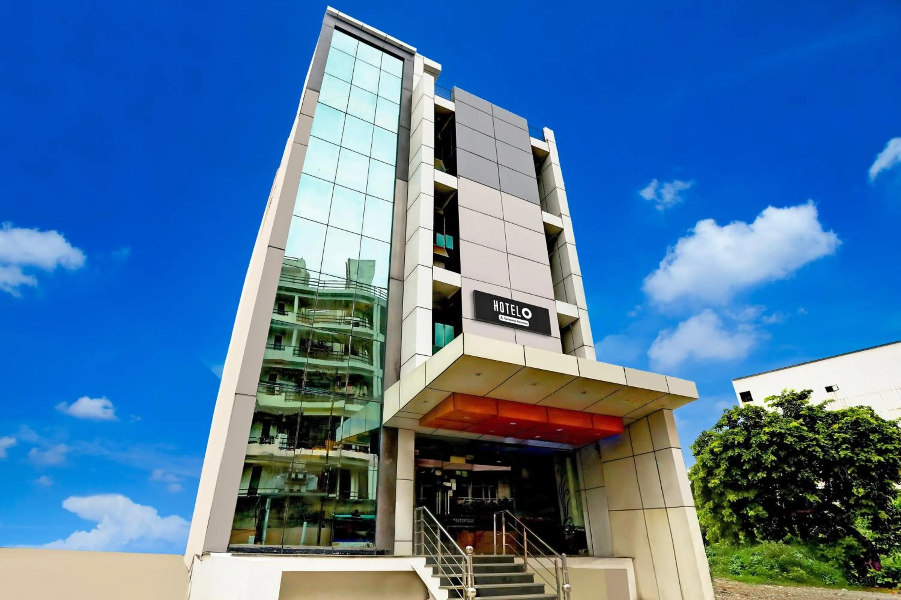 Facade/entrance in Super Hotel O Taj Nagri Near Taj Mahal East Gate Formerly Riviera
