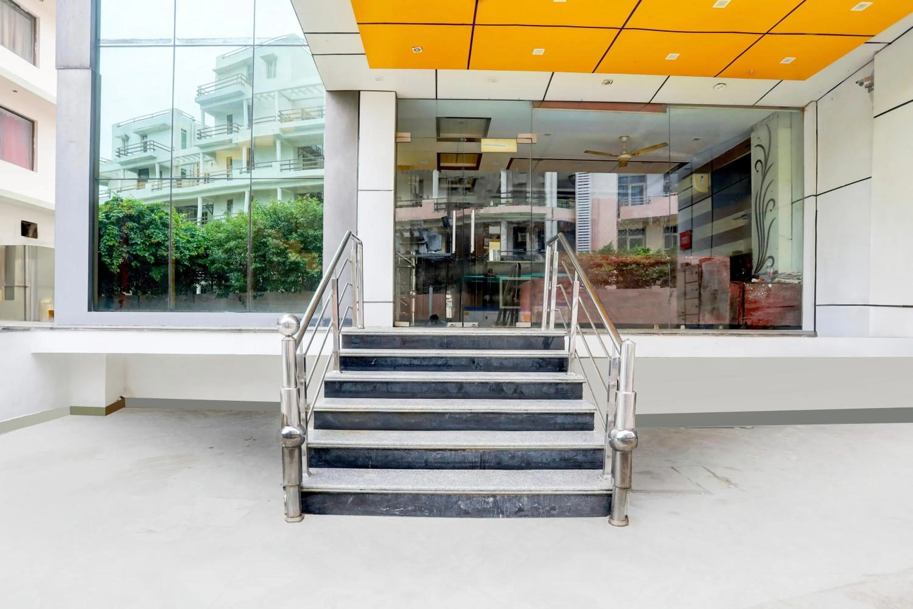 Facade/entrance in Super Hotel O Taj Nagri Near Taj Mahal East Gate Formerly Riviera