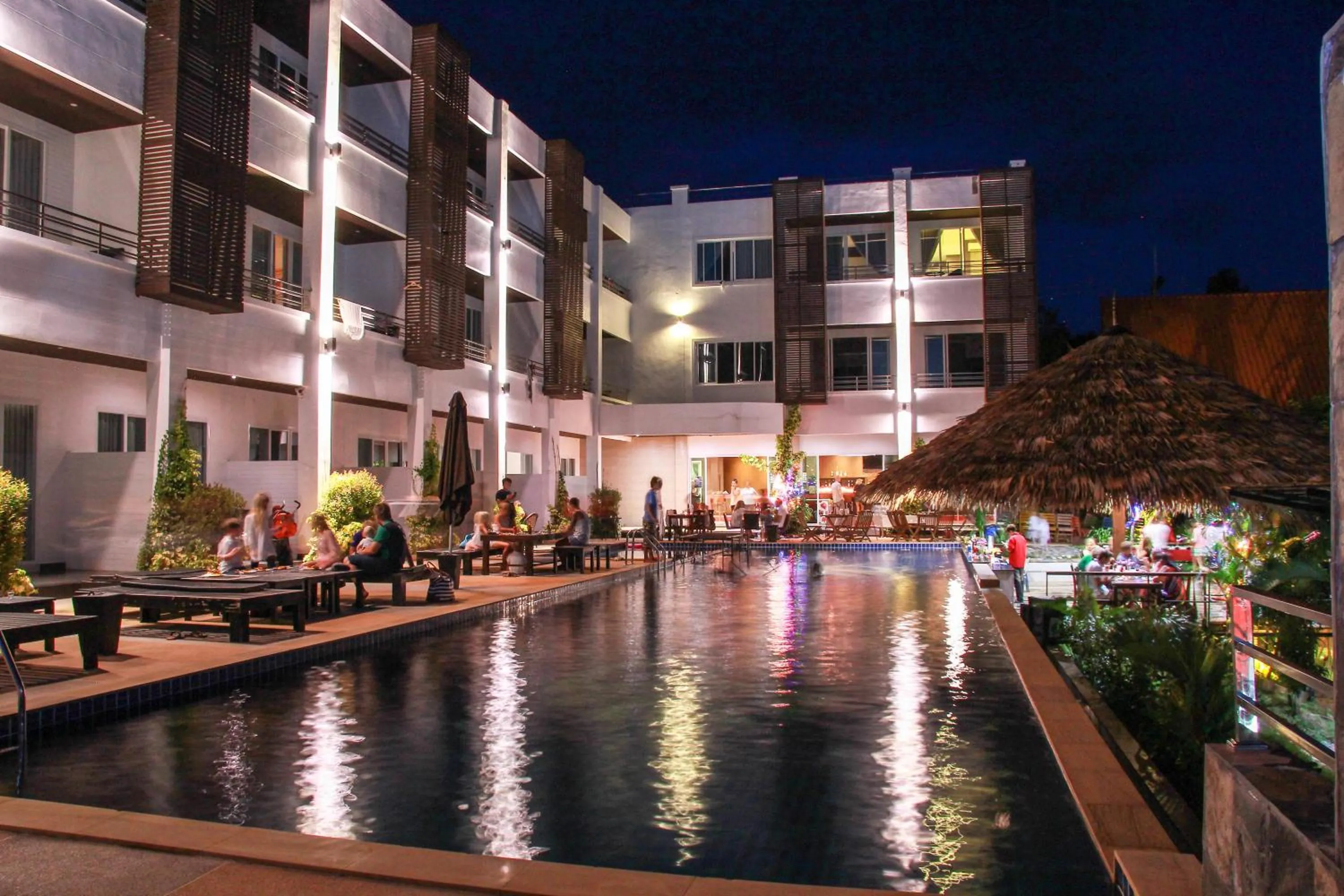 Restaurant/places to eat in Lanta Sport Resort