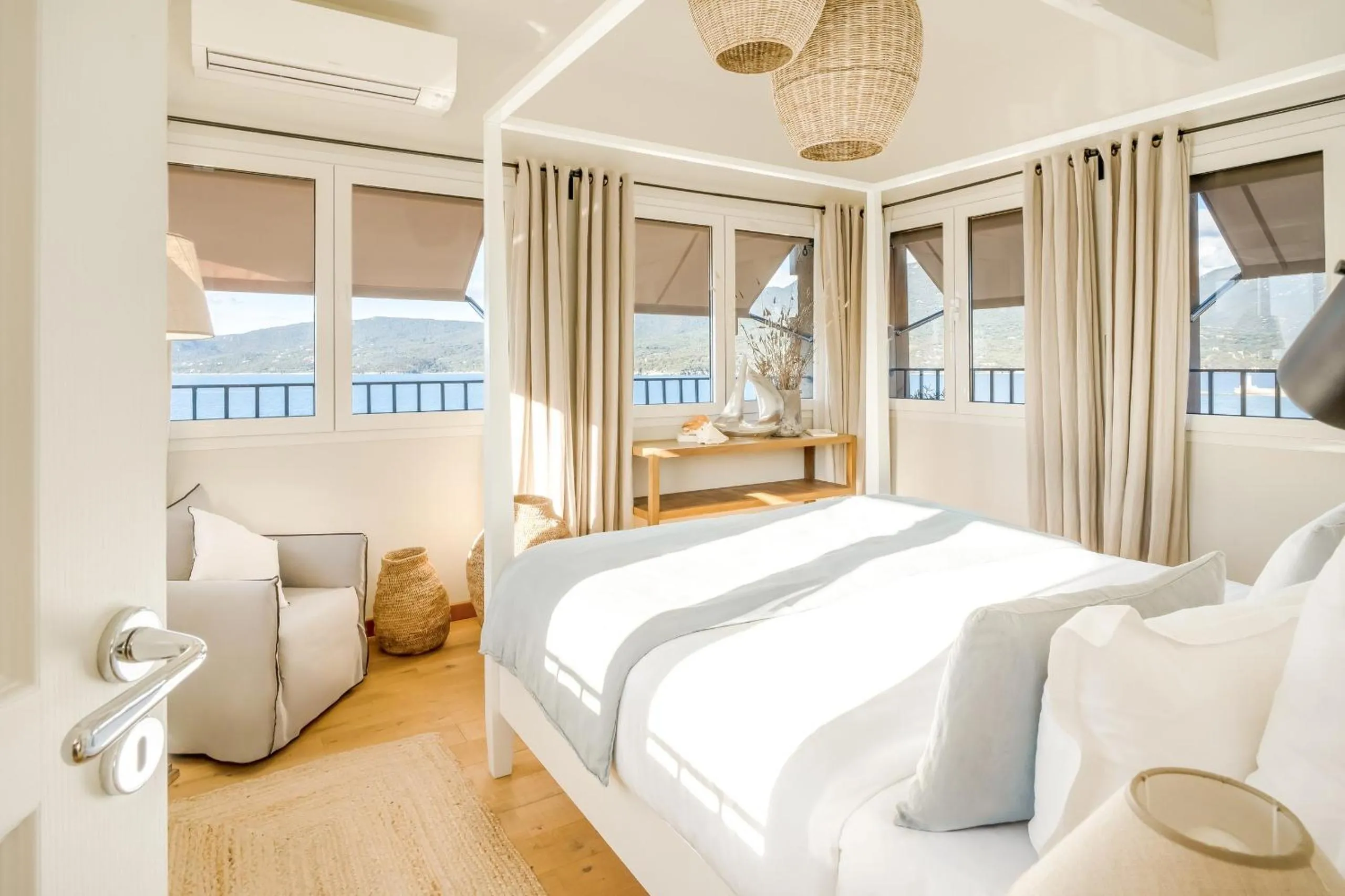 Bed in Boutique hôtel Château Rouher