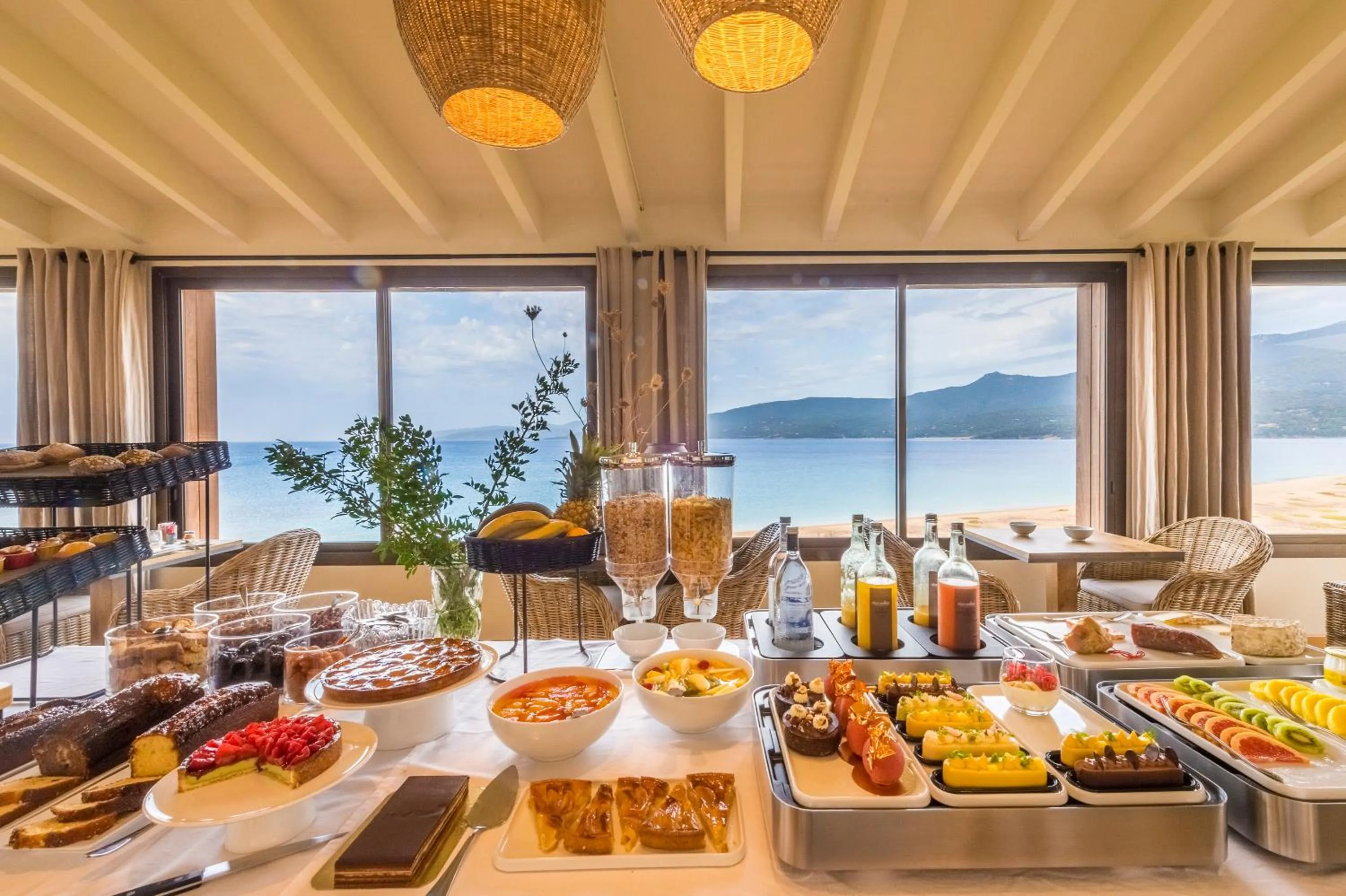 Buffet breakfast in Boutique hôtel Château Rouher