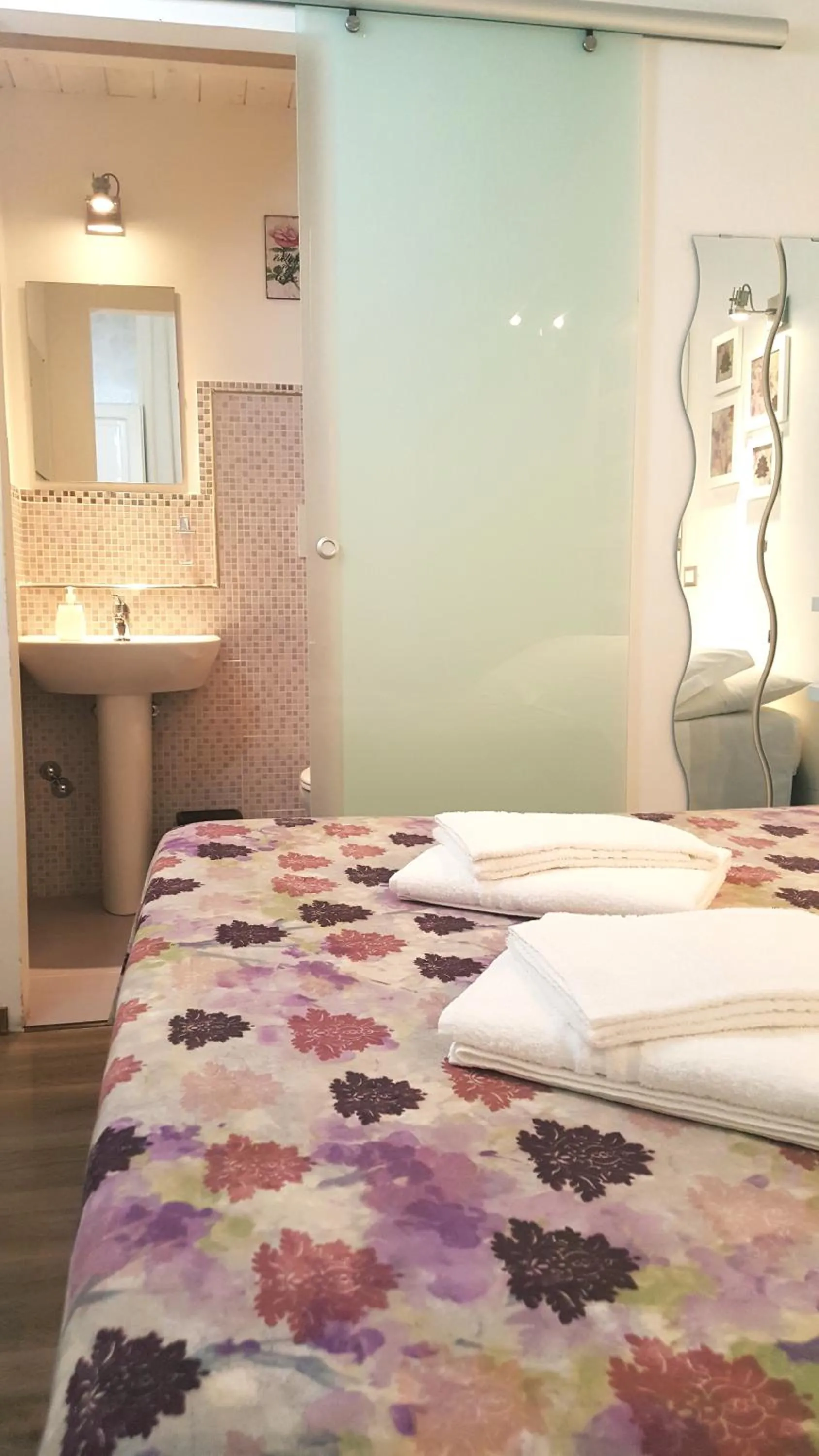 Bedroom, Bed in Marcelina vaticans rooms