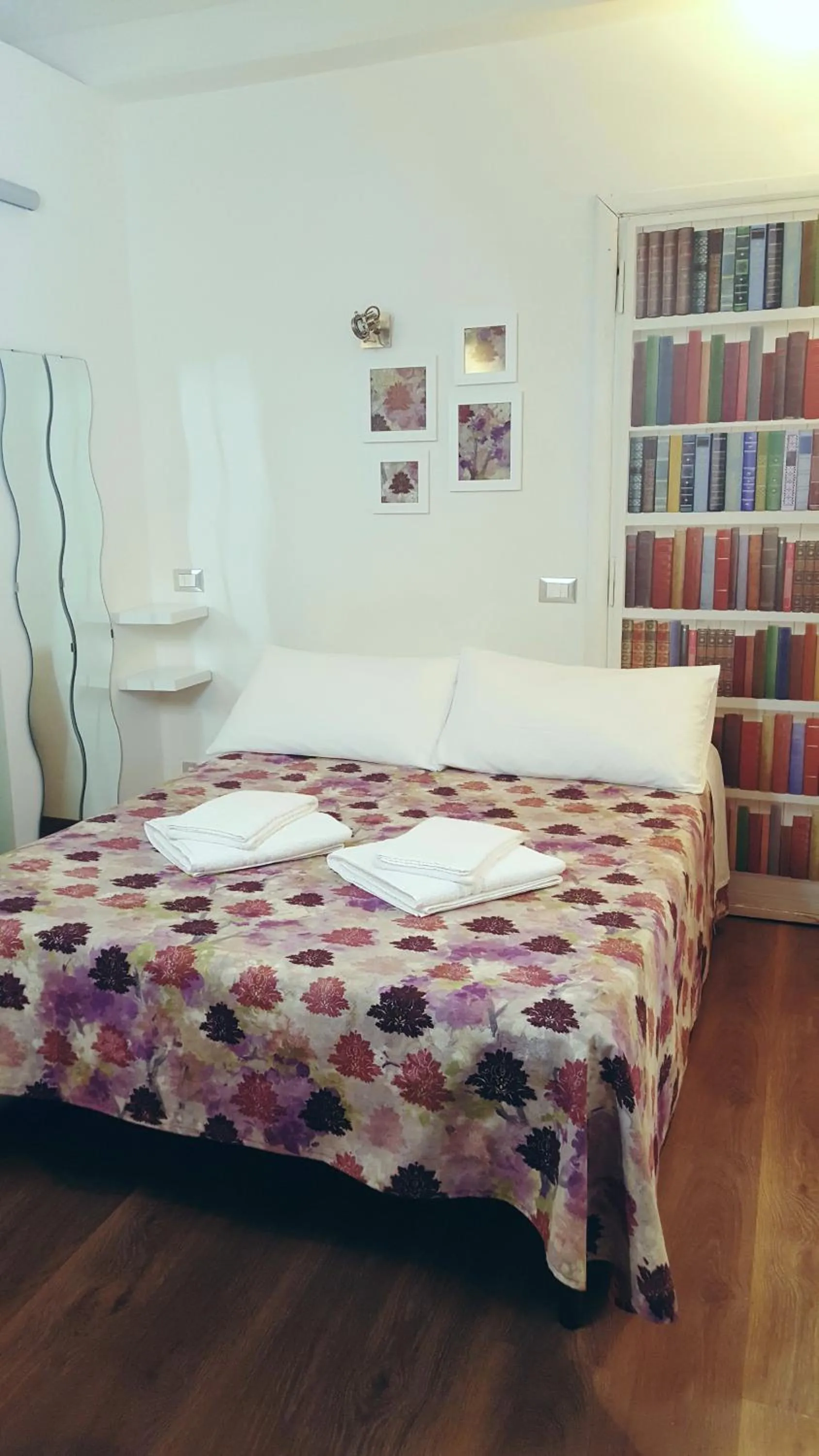 Bedroom, Bed in Marcelina vaticans rooms