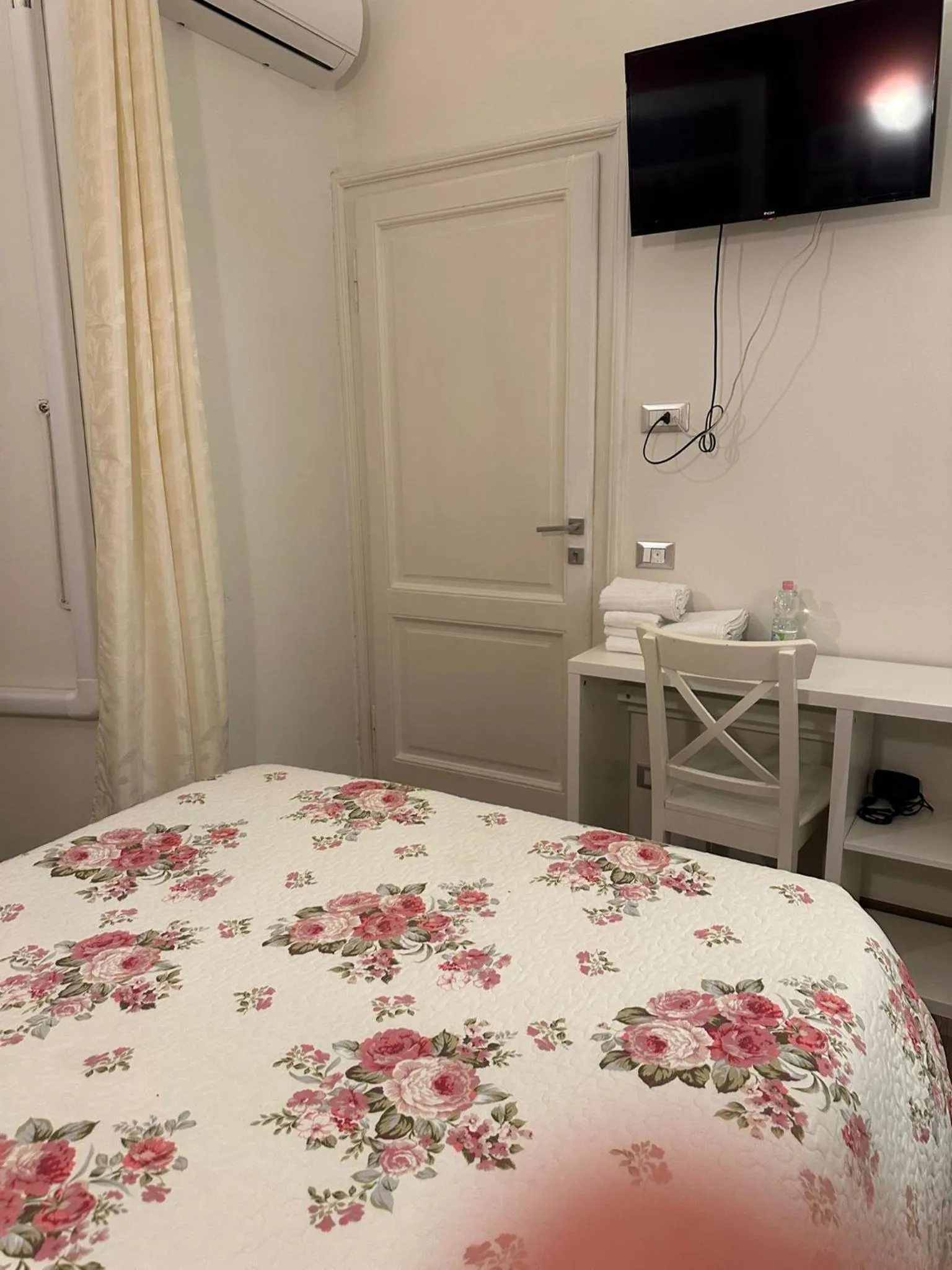 Bed in Marcelina vaticans rooms