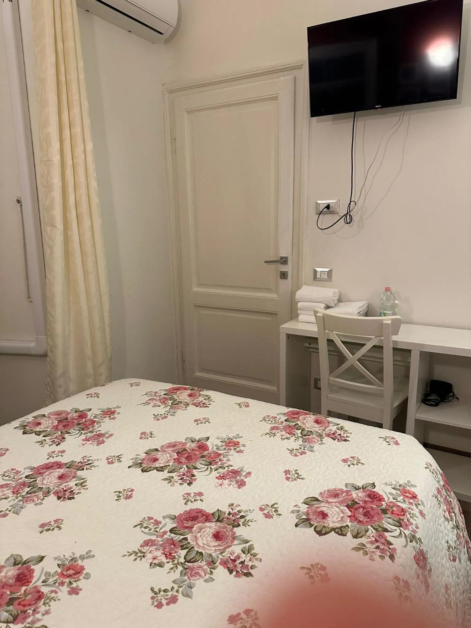 Bed in Marcelina vaticans rooms