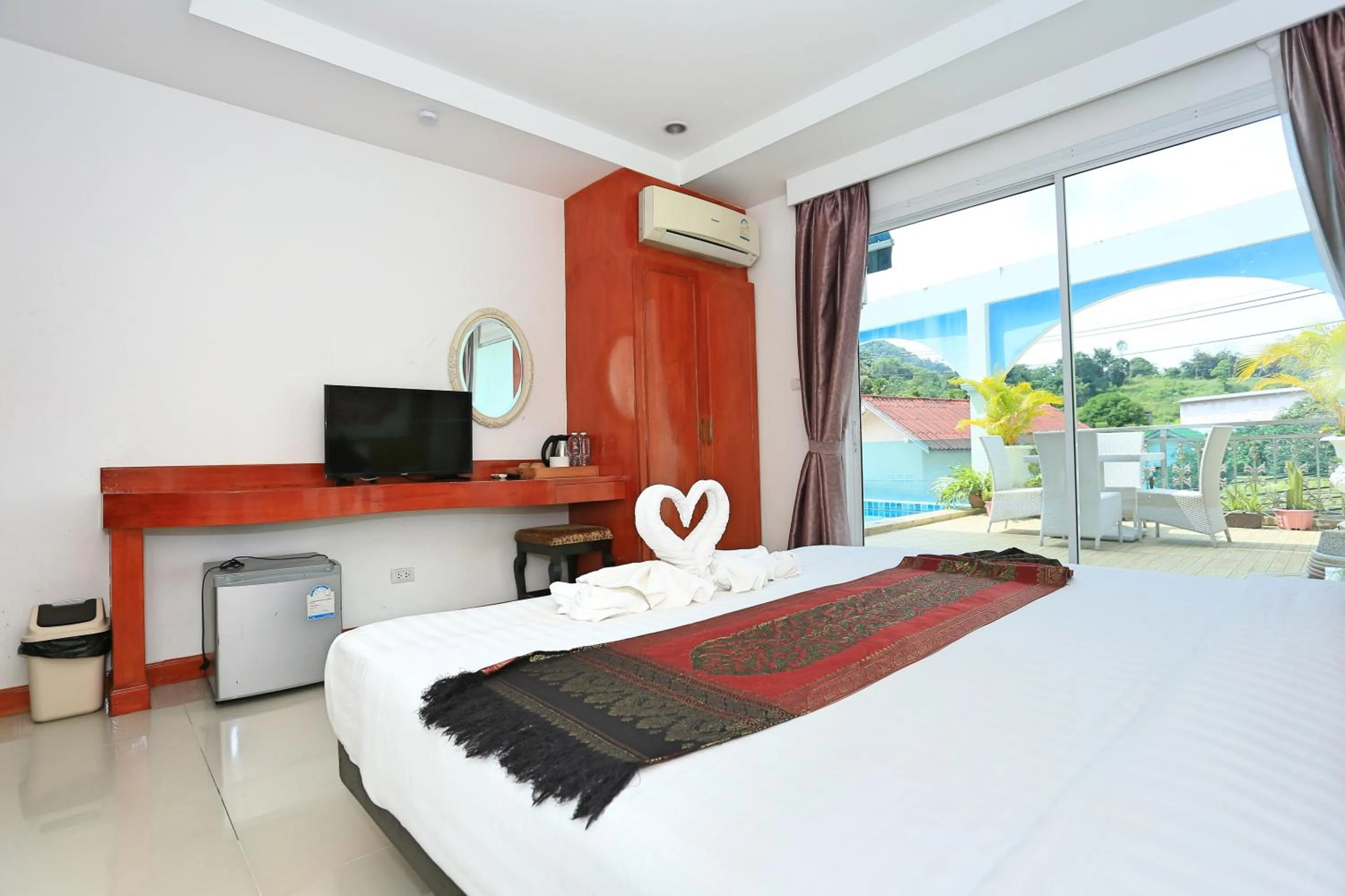 Bed in Lucky Sun Patong