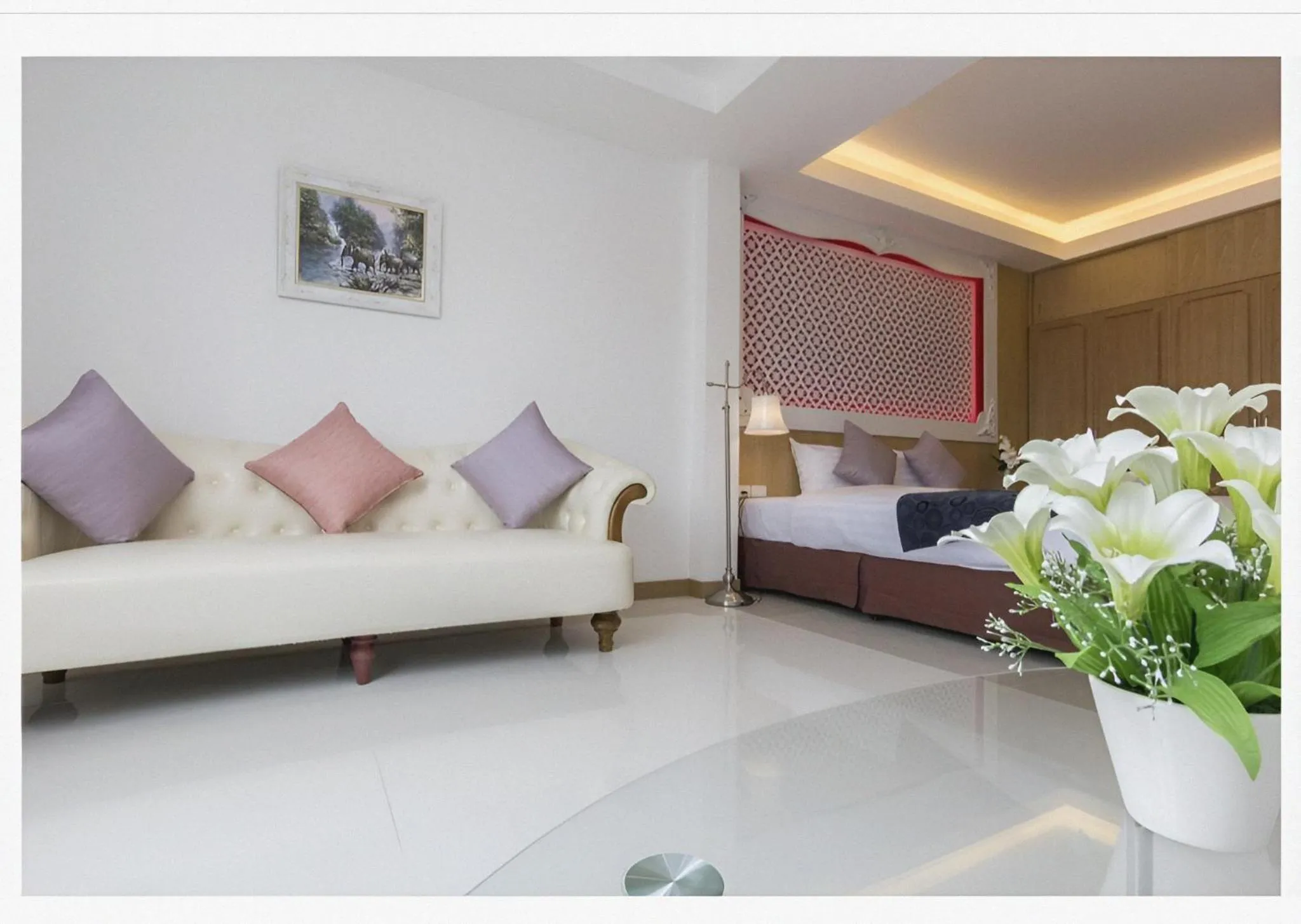 Photo of the whole room, Bed in Lucky Sun Patong