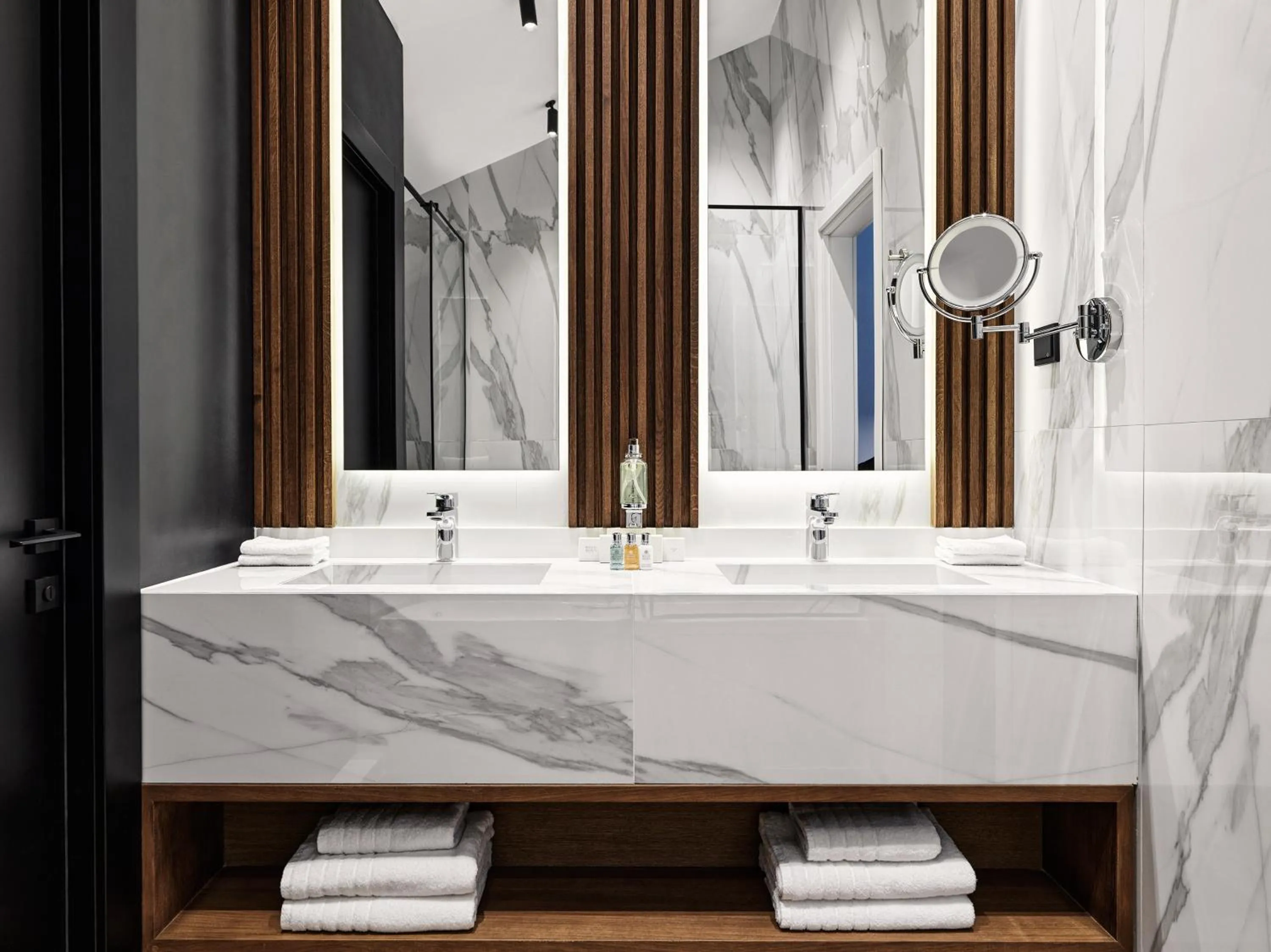 Bathroom in Vanoro Hotel