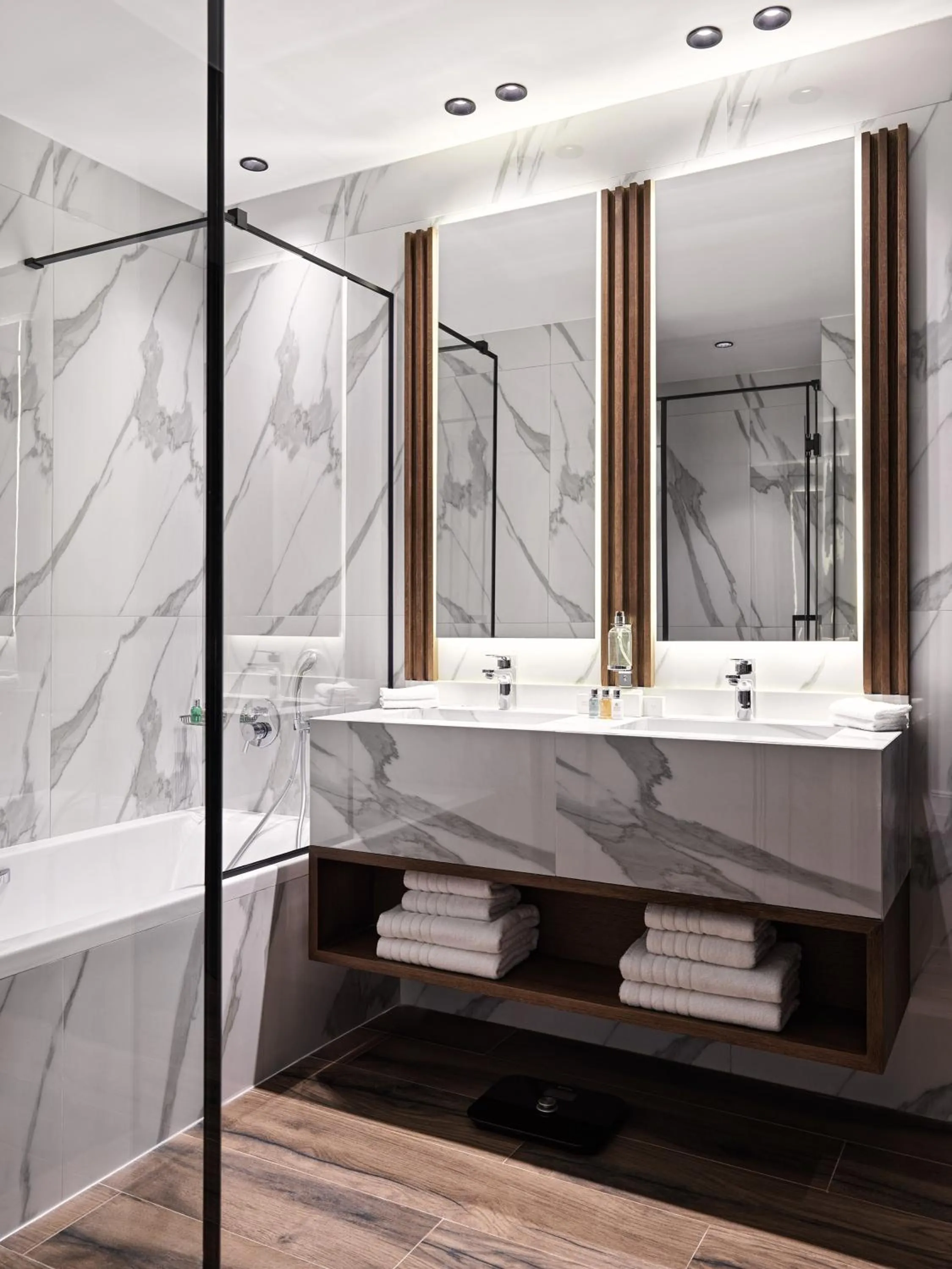 Bathroom in Vanoro Hotel