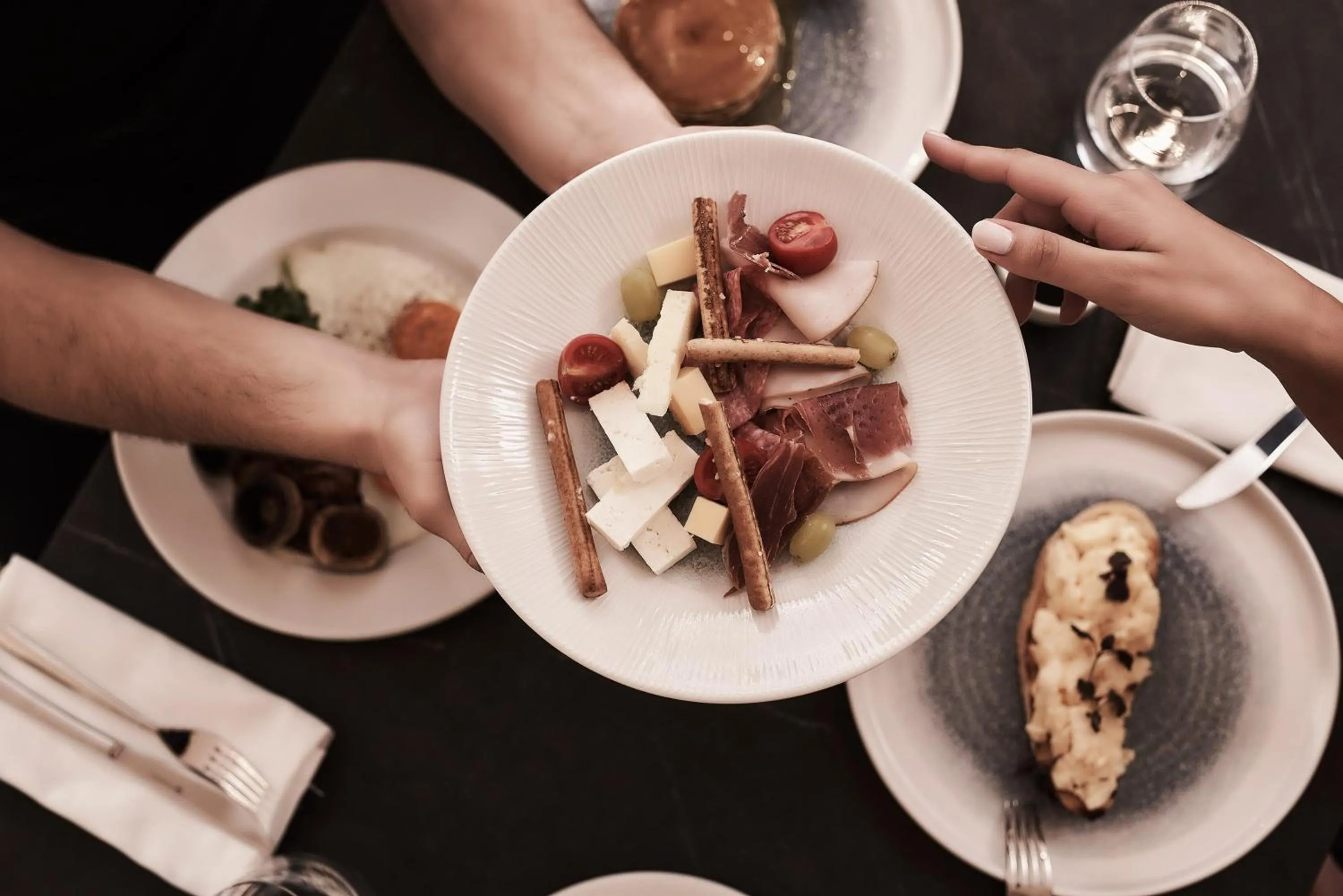 Restaurant/places to eat in Vanoro Hotel