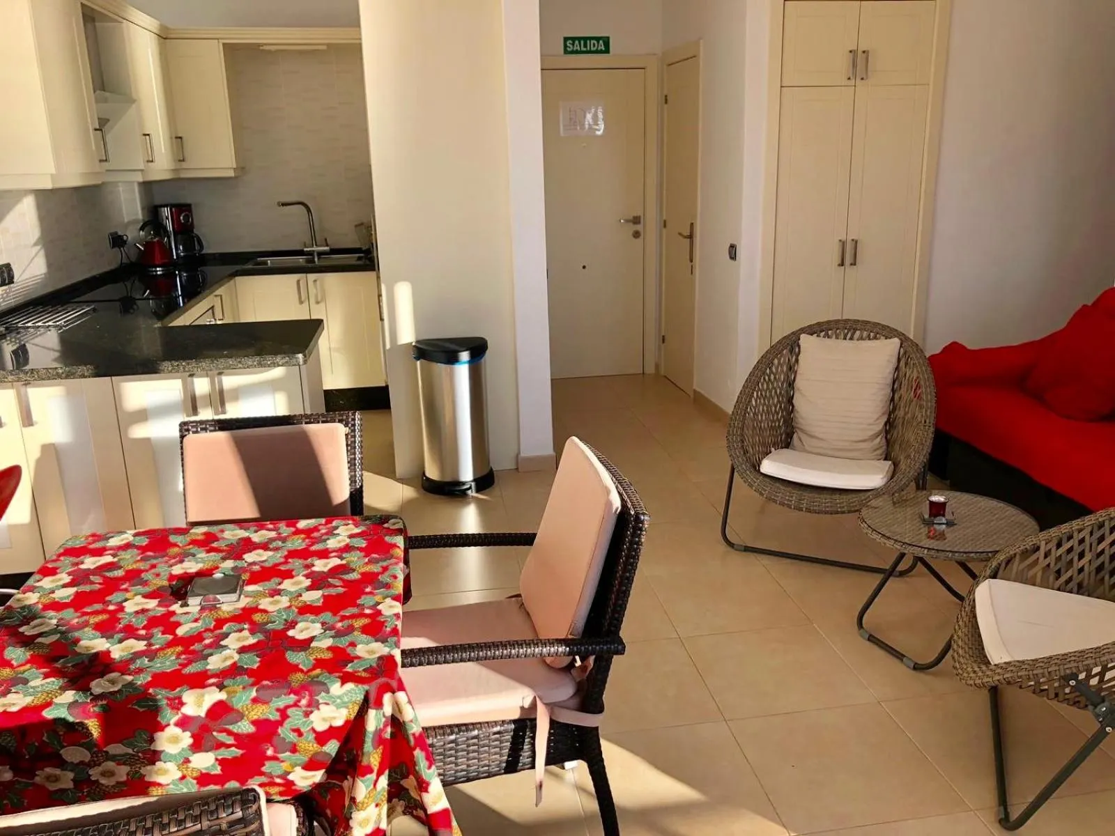 Kitchen or kitchenette in Skol Apartments Marbella