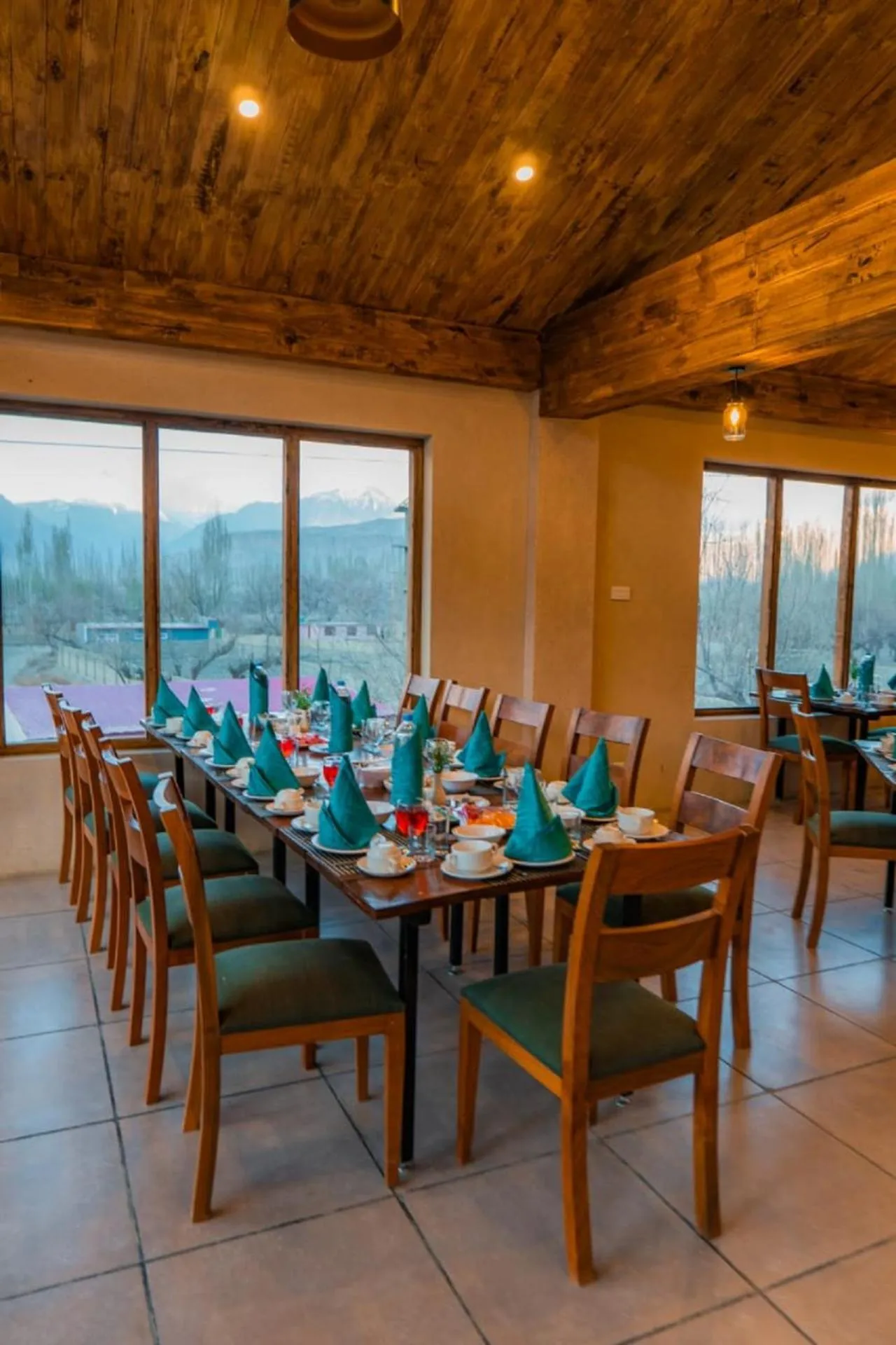 Restaurant/places to eat in Dynasty Hotel Skardu
