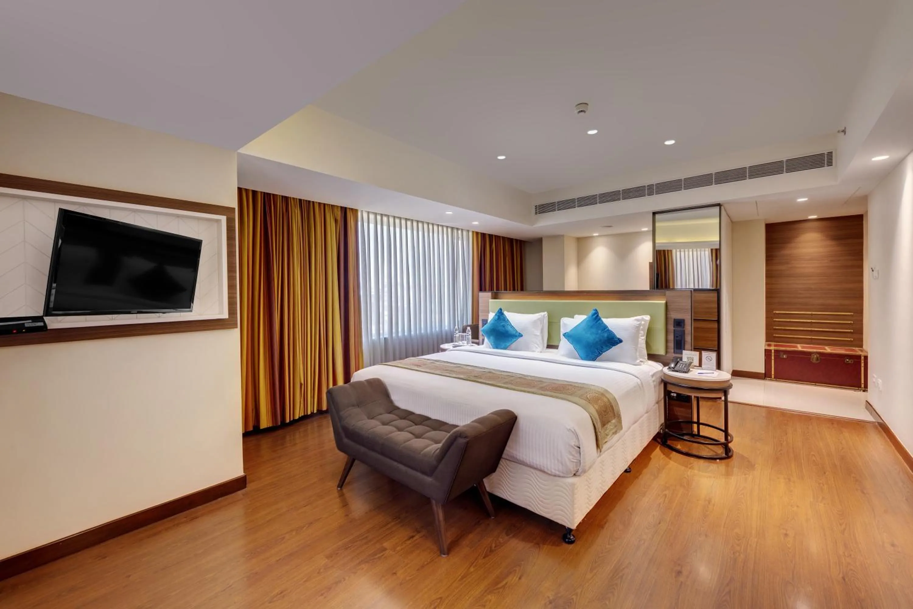 Bedroom, Bed in Amarpreet, Chhatrapati Sambhajinagar - AM Hotel Kollection