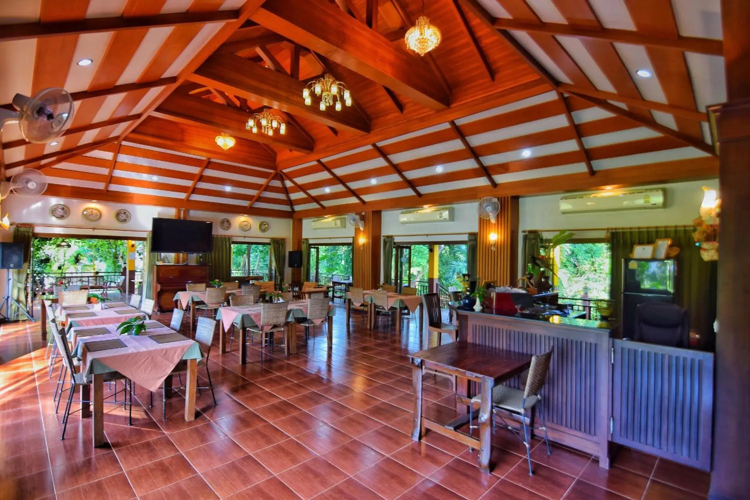 Restaurant/places to eat in Papai Country Lodge SHA Restaurant/places to eat in Papai Country Lodge SHA