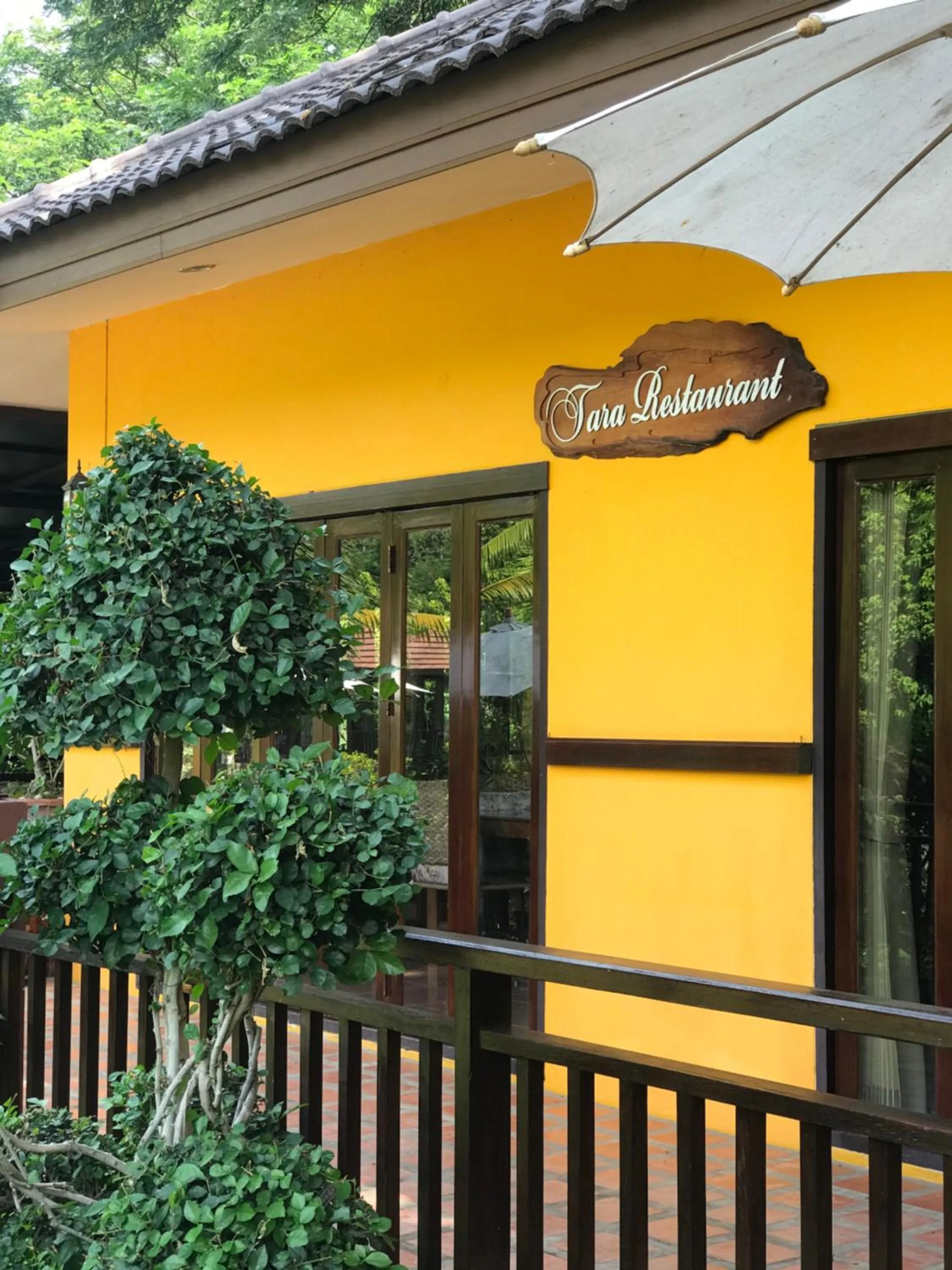 Restaurant/places to eat in Papai Country Lodge SHA