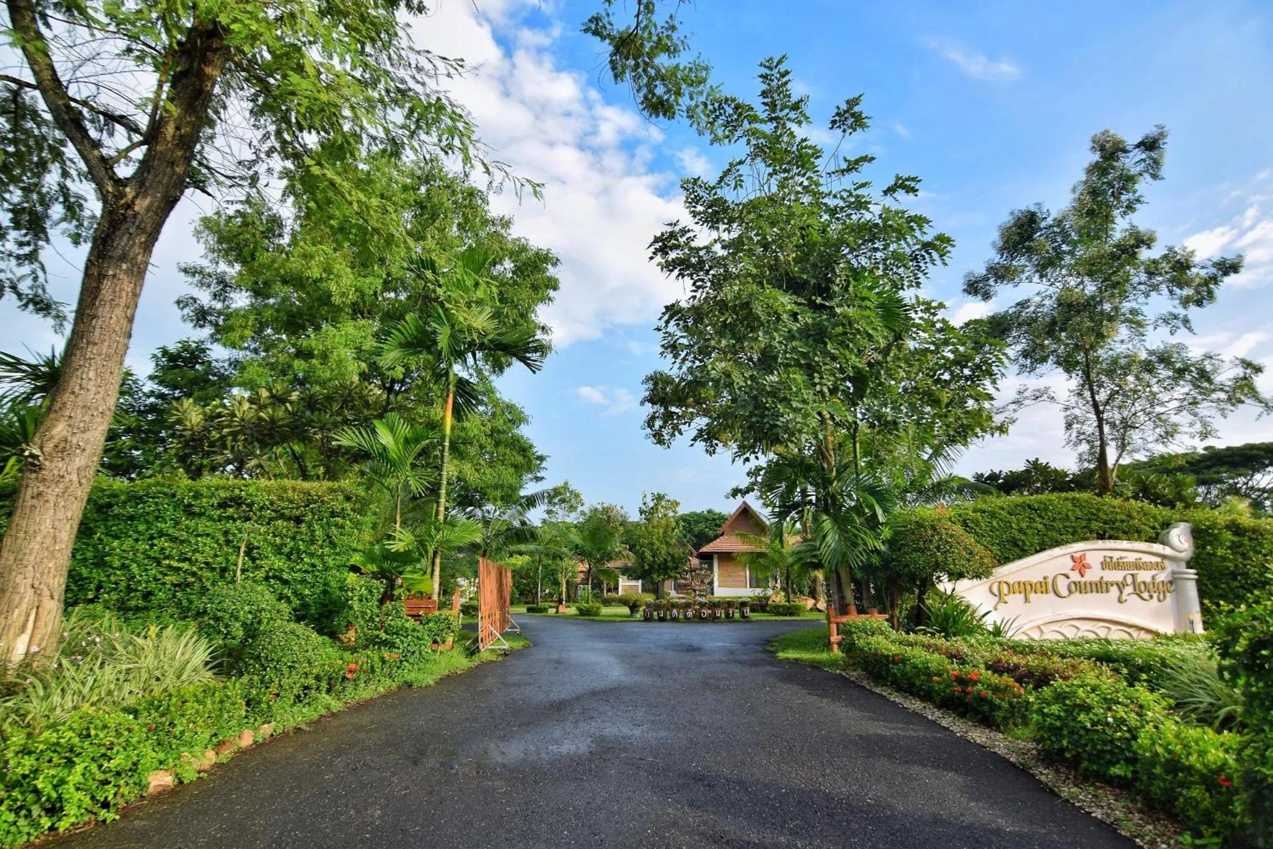 Facade/entrance in Papai Country Lodge SHA
