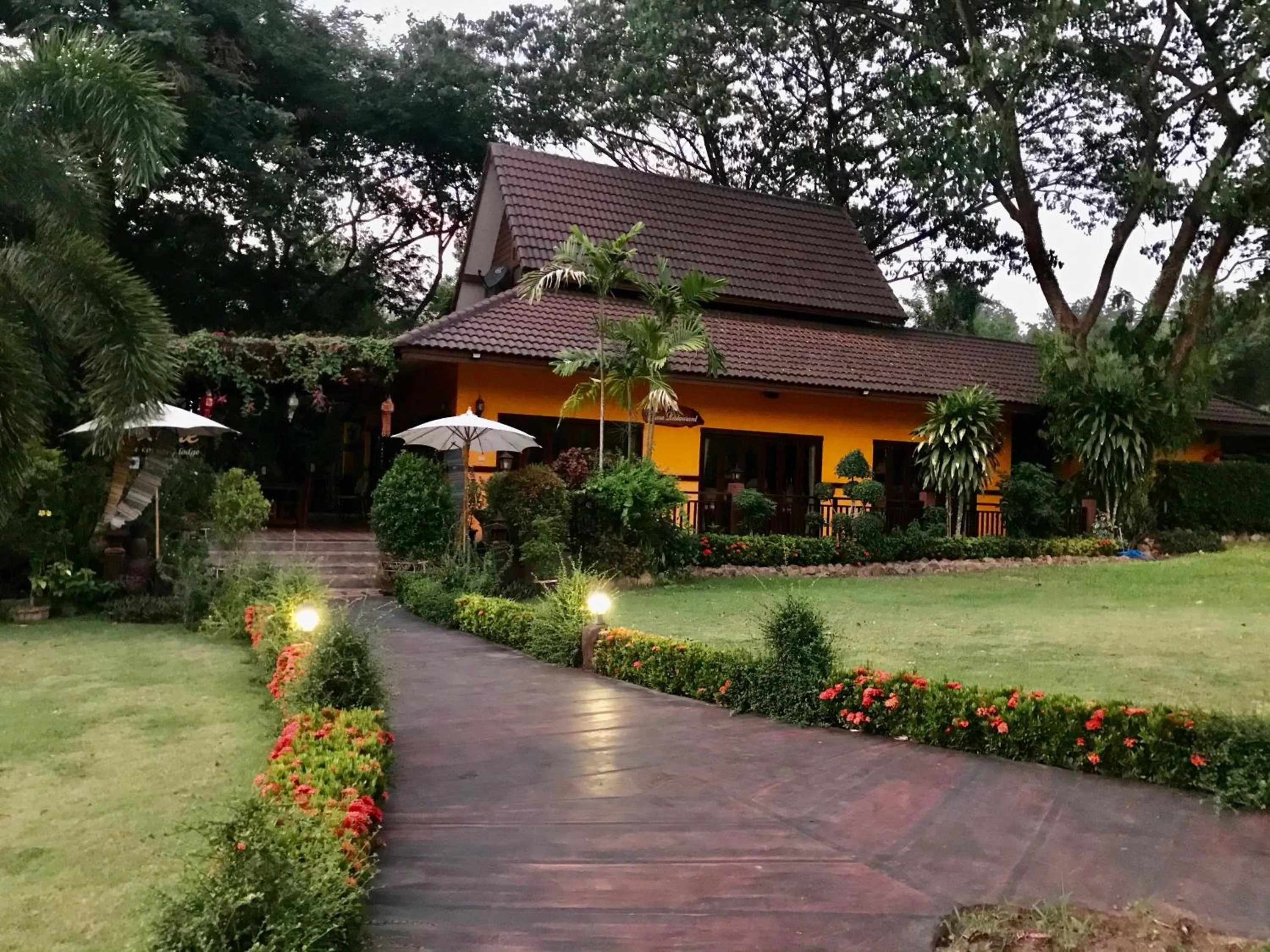 Restaurant/places to eat in Papai Country Lodge SHA