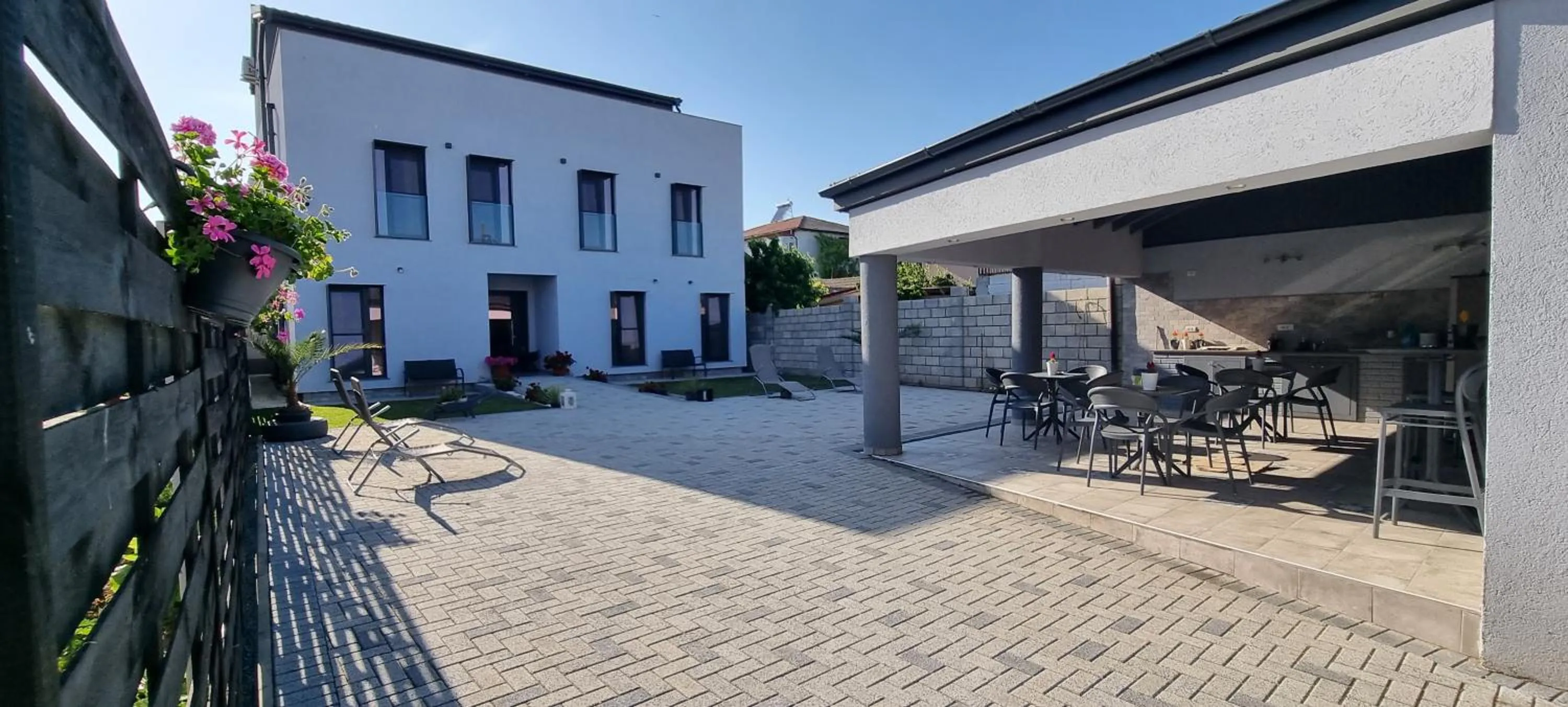 Property building in CHG Boutique