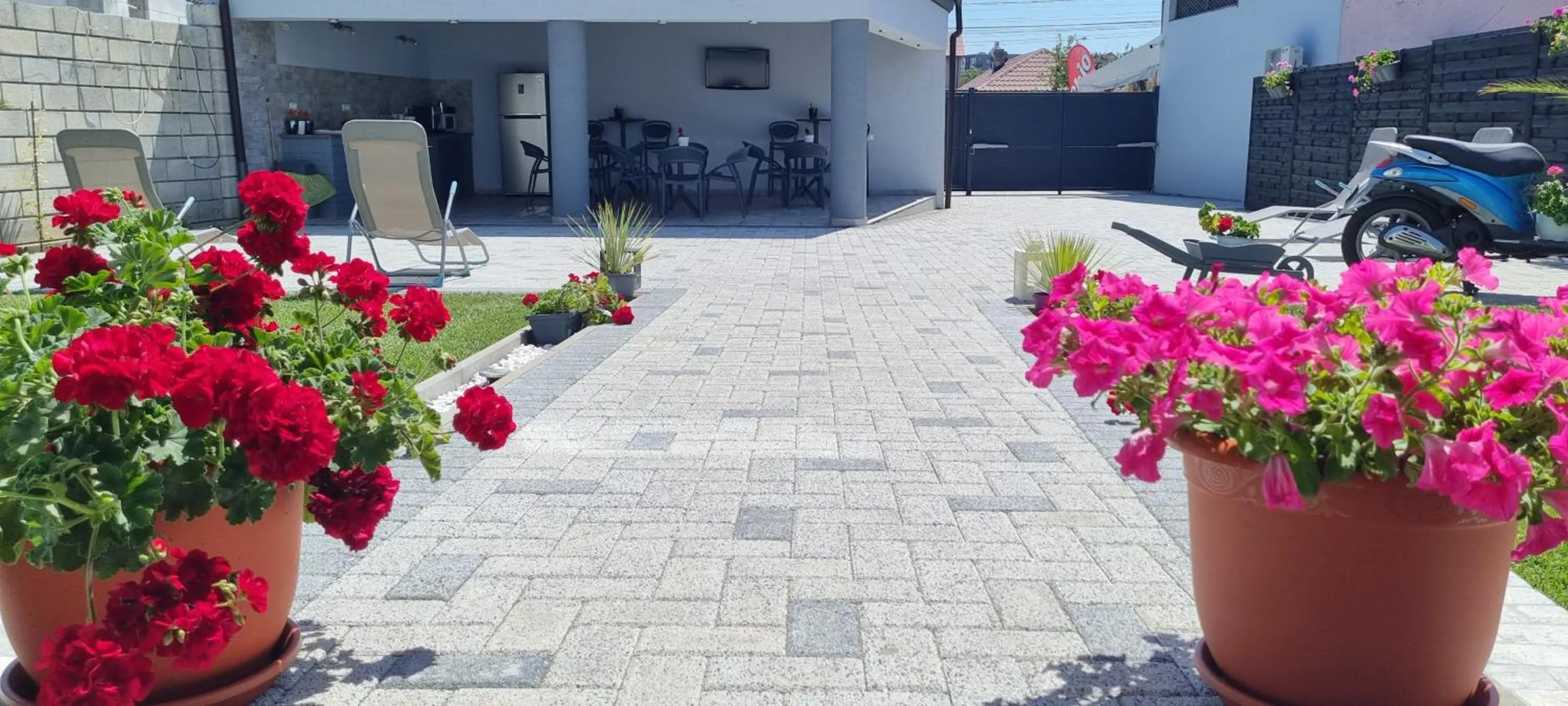 Property building in CHG Boutique