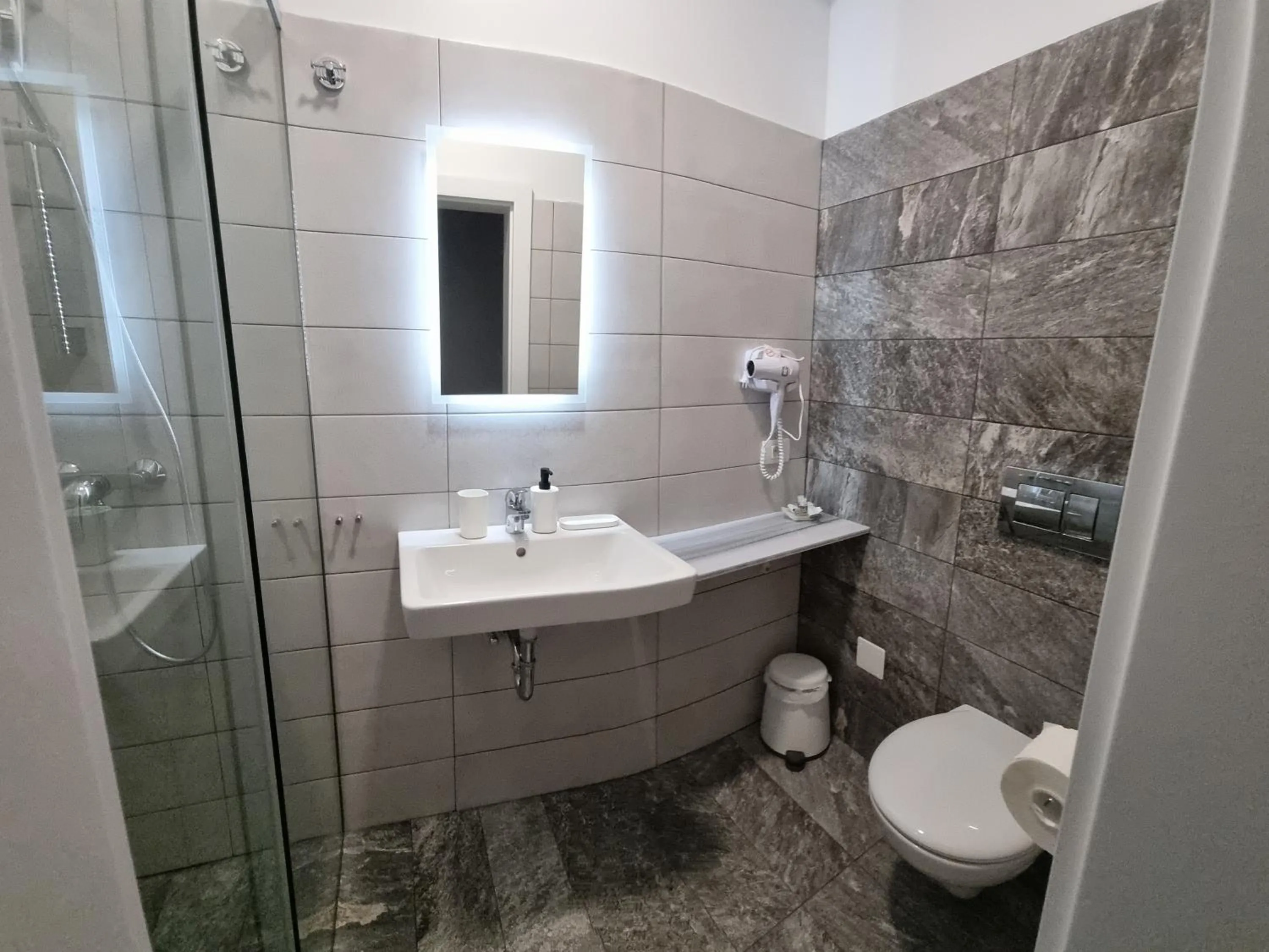 Shower in CHG Boutique