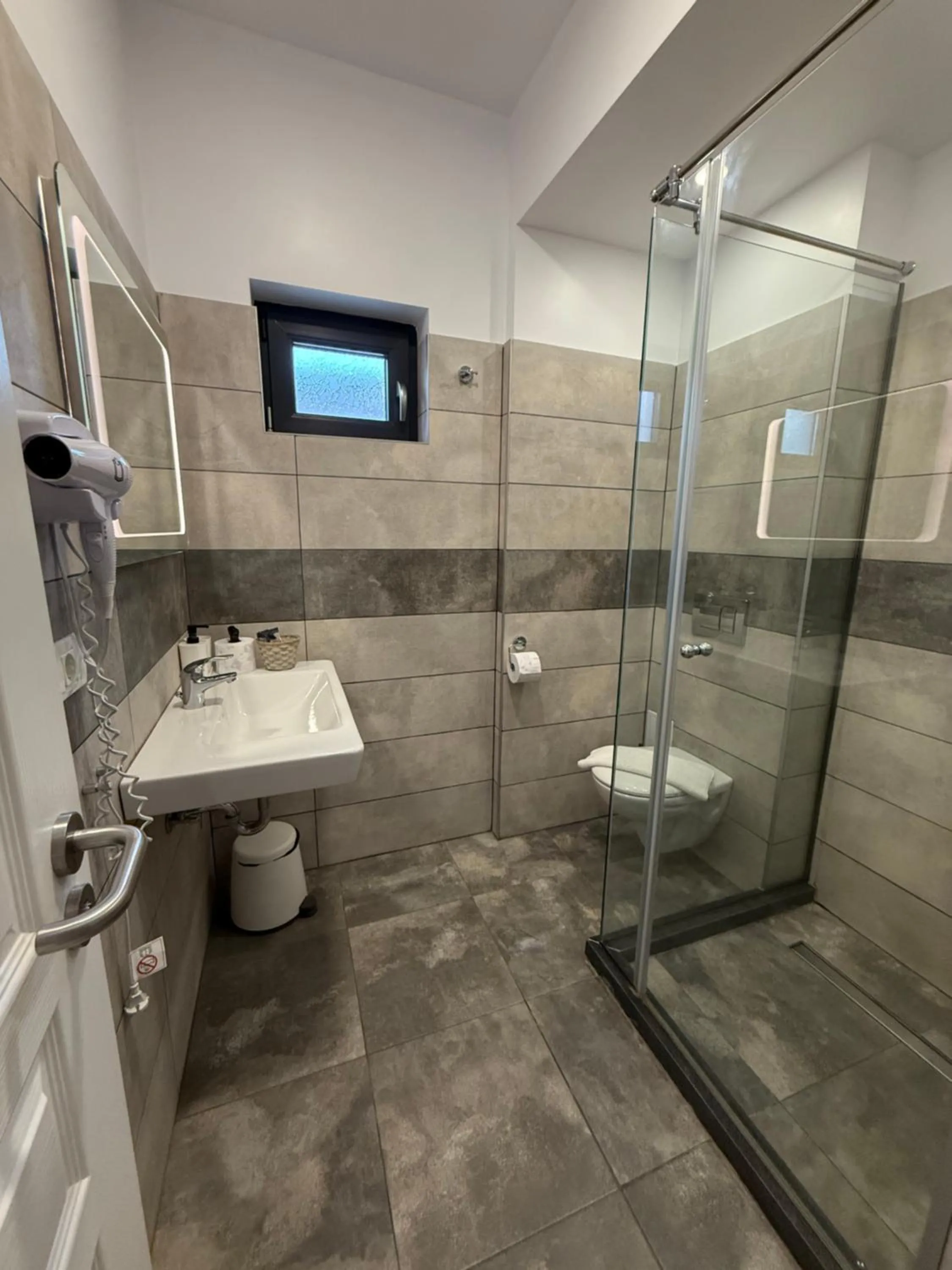 Shower in CHG Boutique