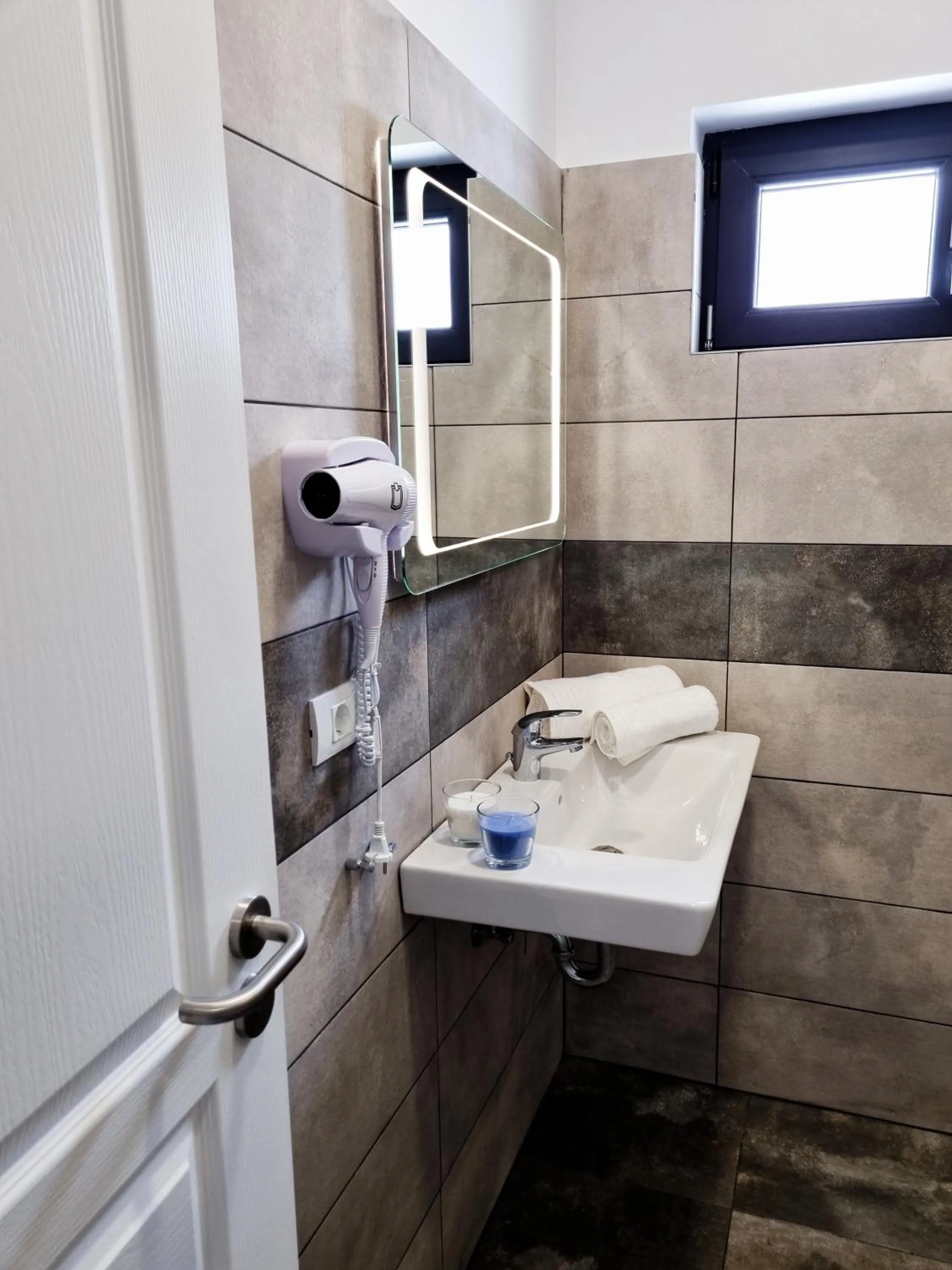 Shower in CHG Boutique