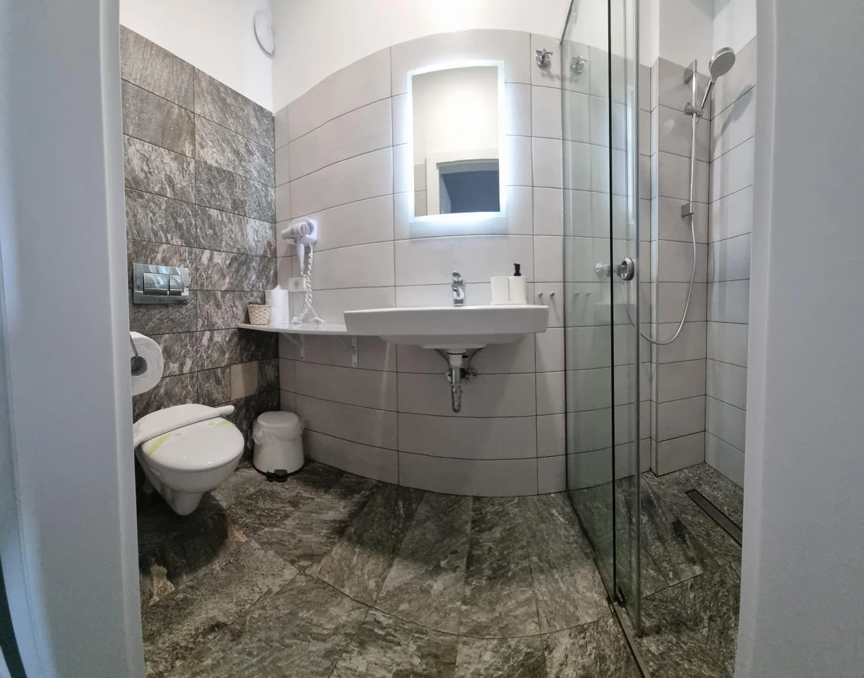 Shower in CHG Boutique