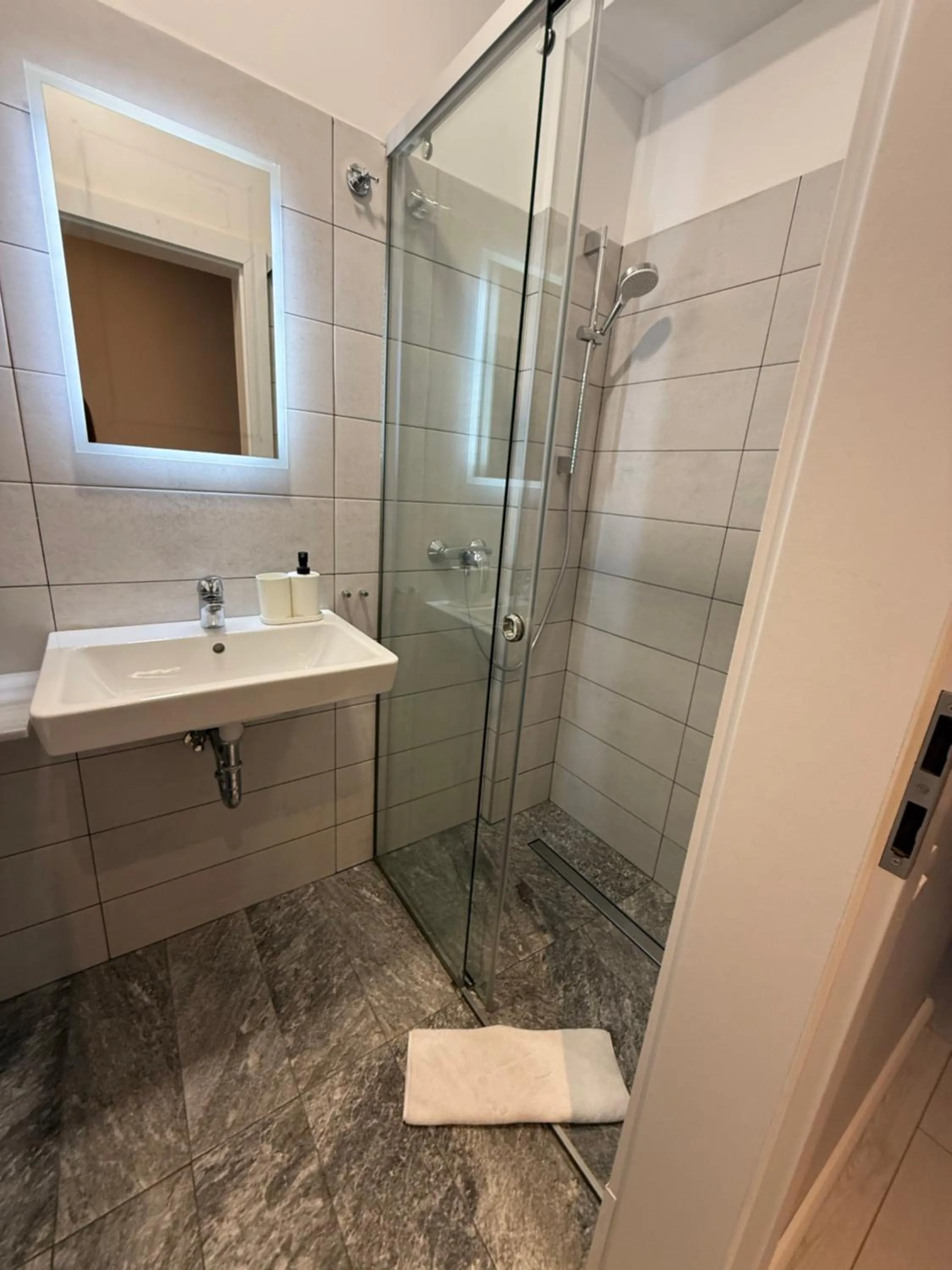 Shower in CHG Boutique